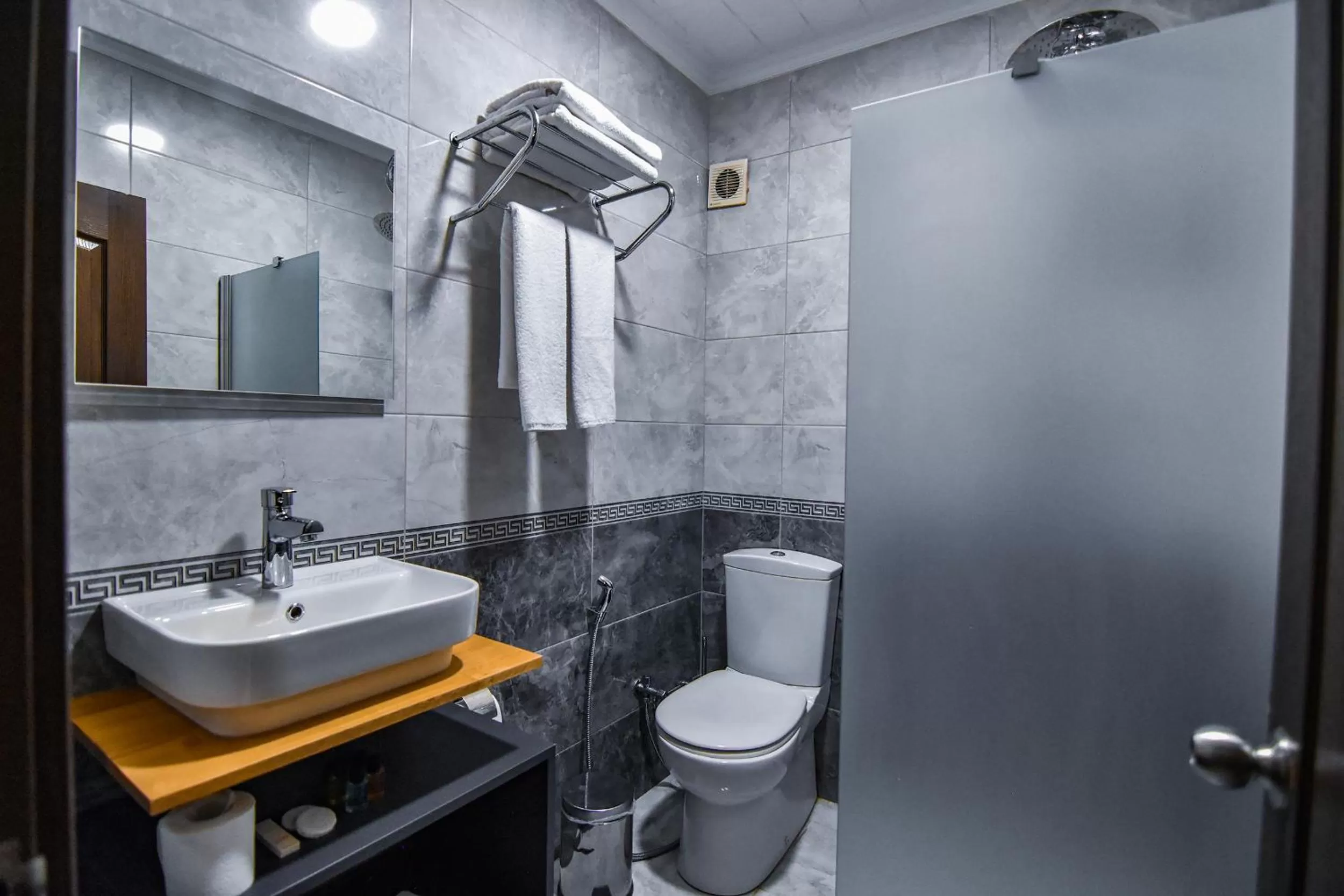 Bathroom in Sandal Otel