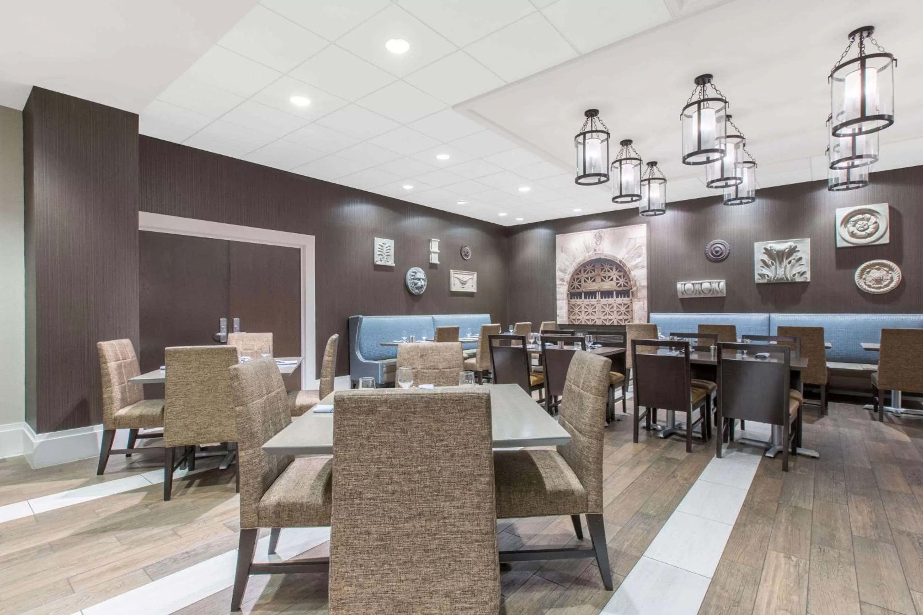 Restaurant/places to eat in Wyndham Philadelphia-Historic District