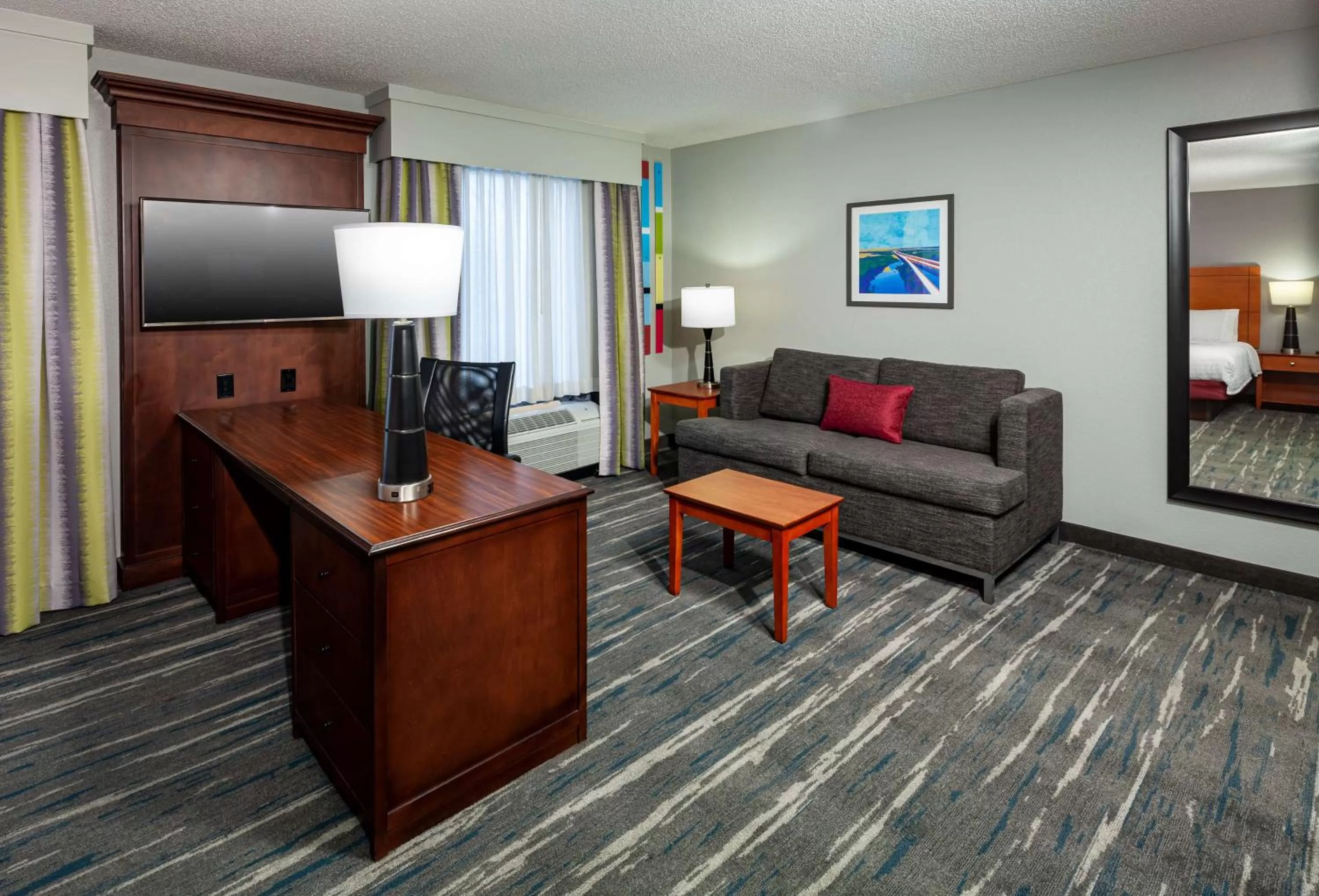 Bedroom in Hampton Inn & Suites Mobile I-65@ Airport Boulevard