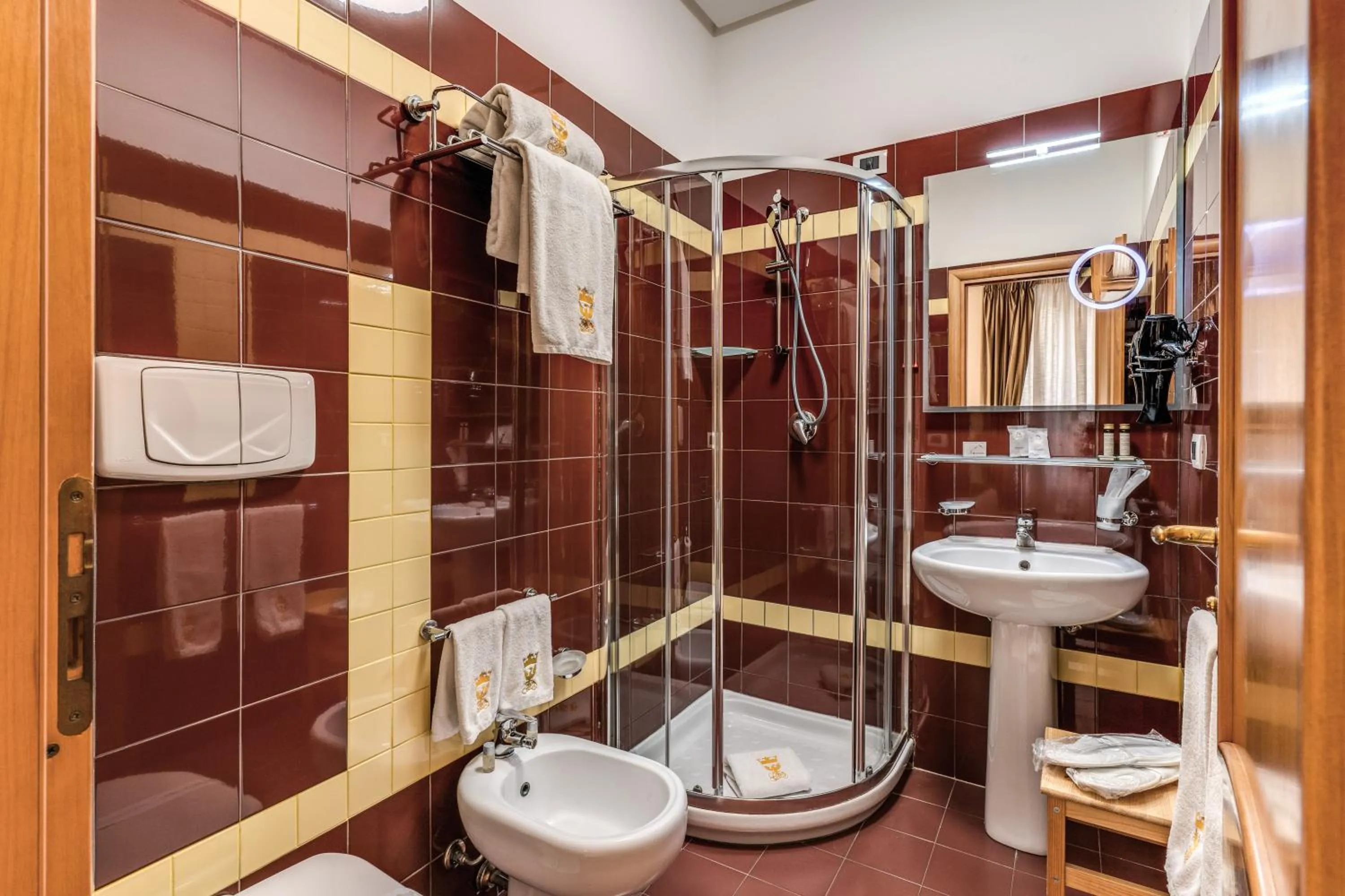 Bathroom in Artemisia Palace Hotel