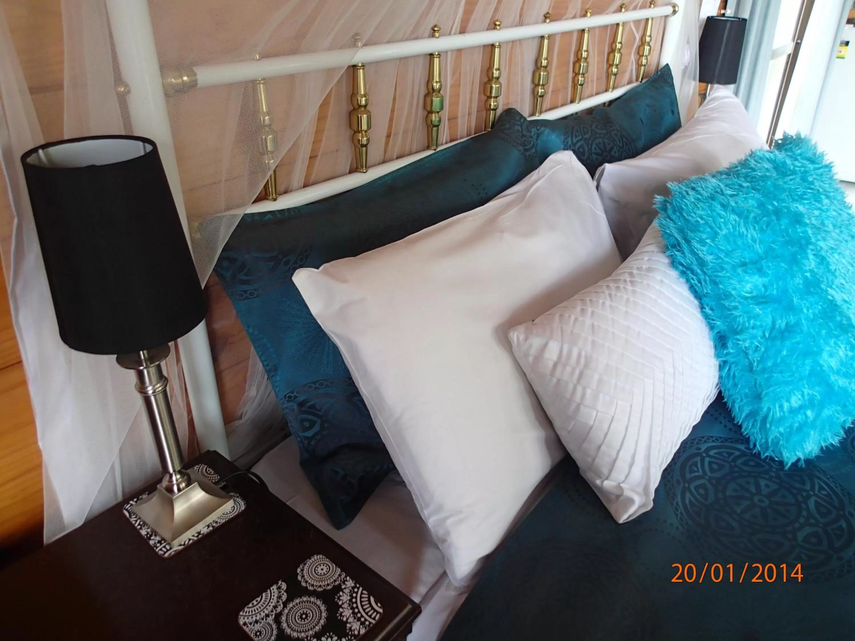 Bed in Grafton Cottage & Chalets