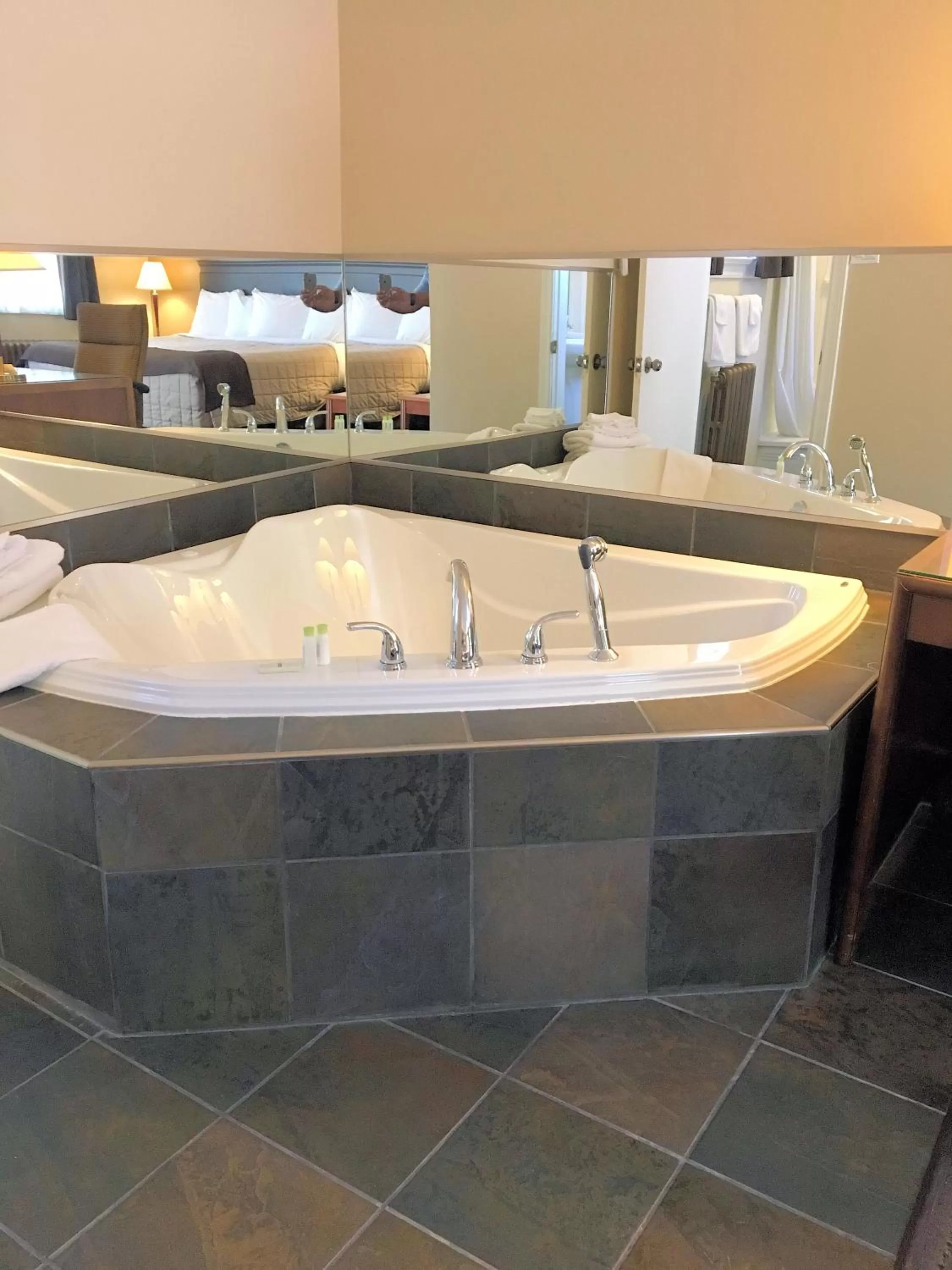 Other, Bathroom in The Lincoln Inn