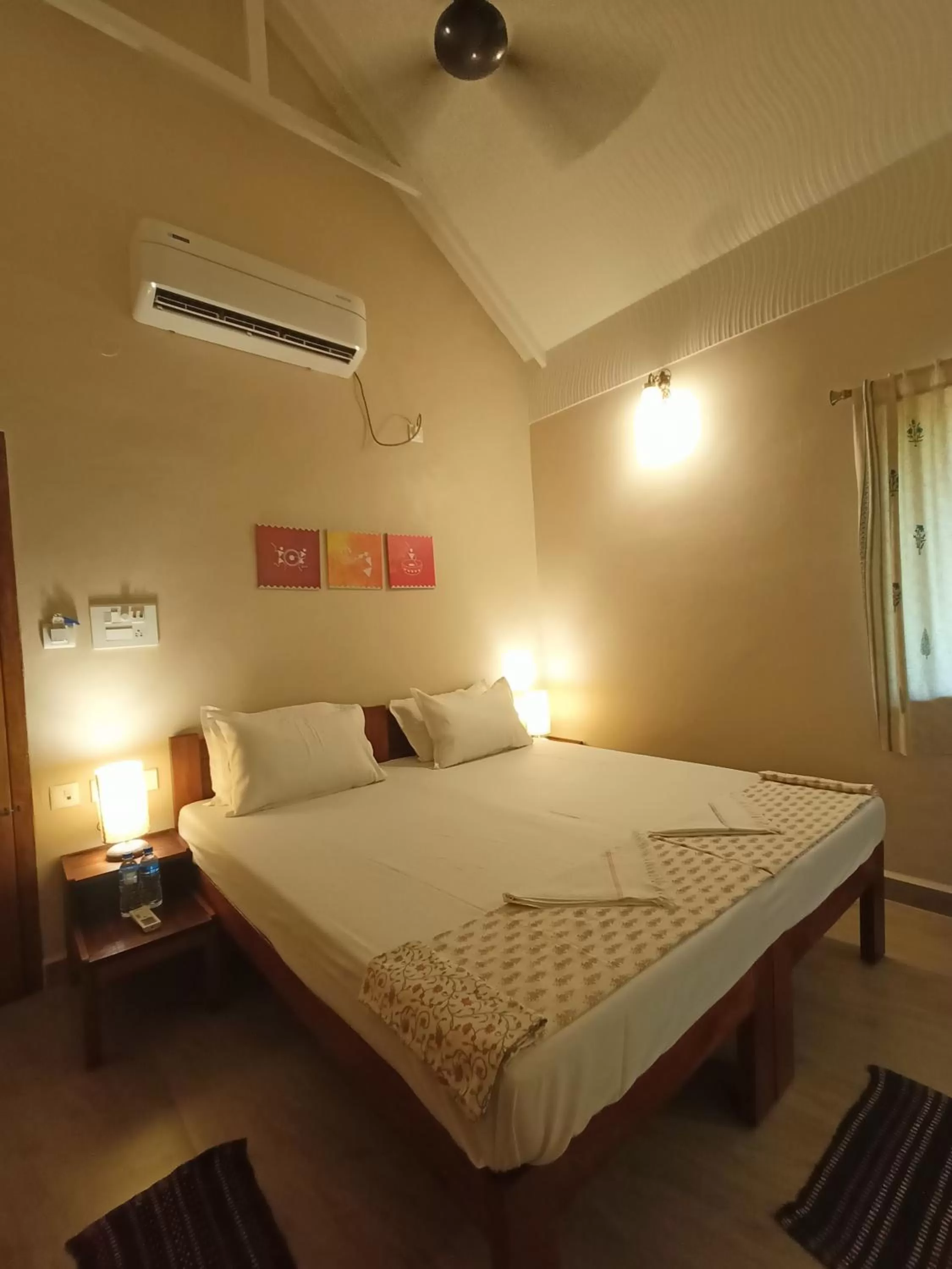 Bed in OmBodhi Retreat