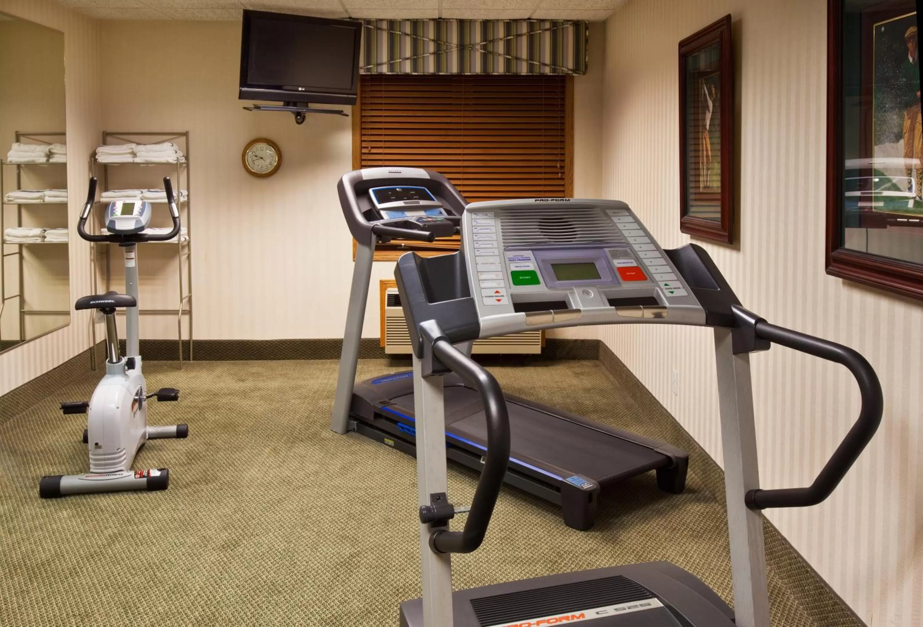 Fitness centre/facilities in GrandStay Hotel & Suites Pella