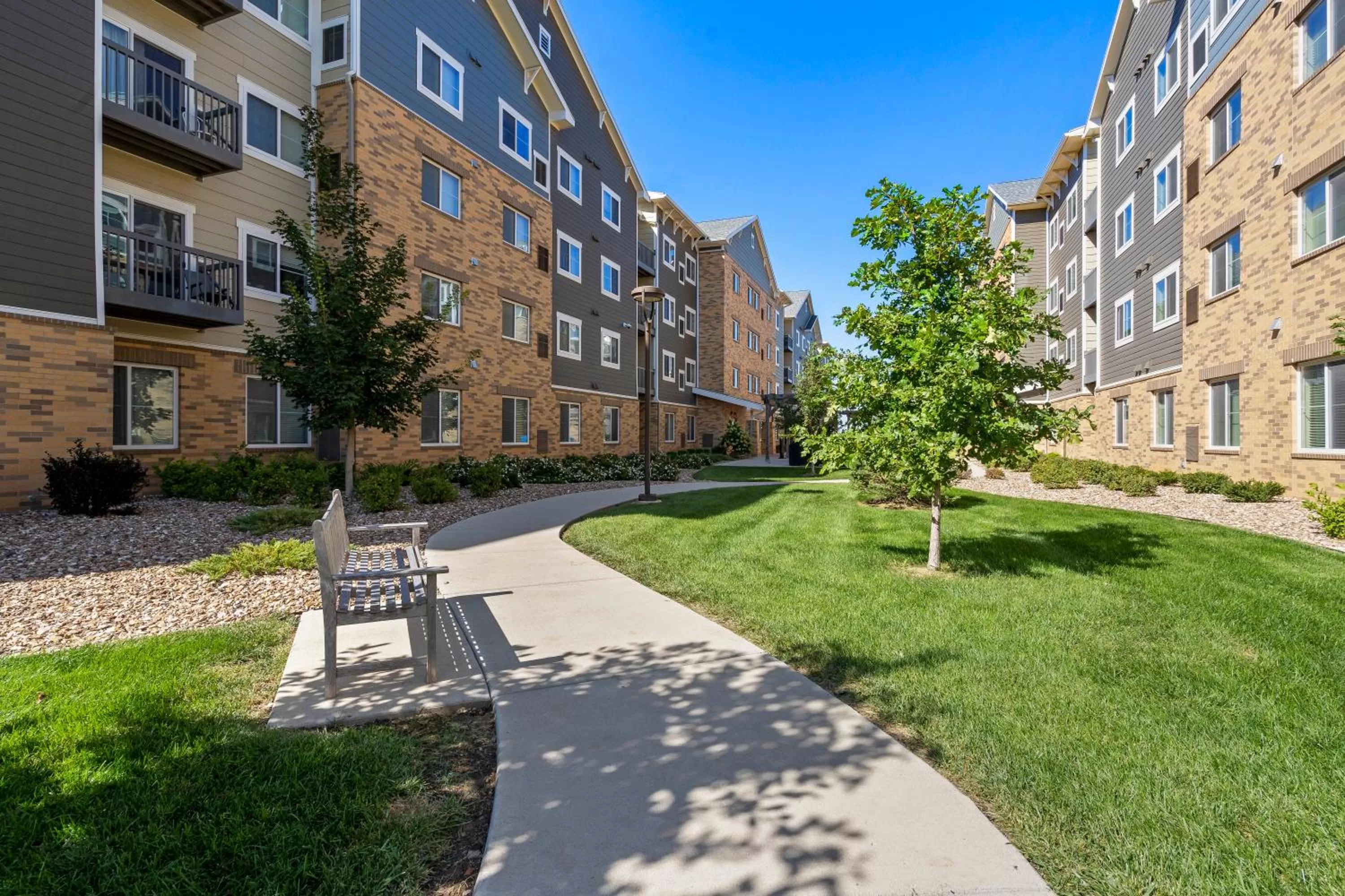 Property building in WaterWalk Extended Stay by Wyndham Kansas City - Overland Pk