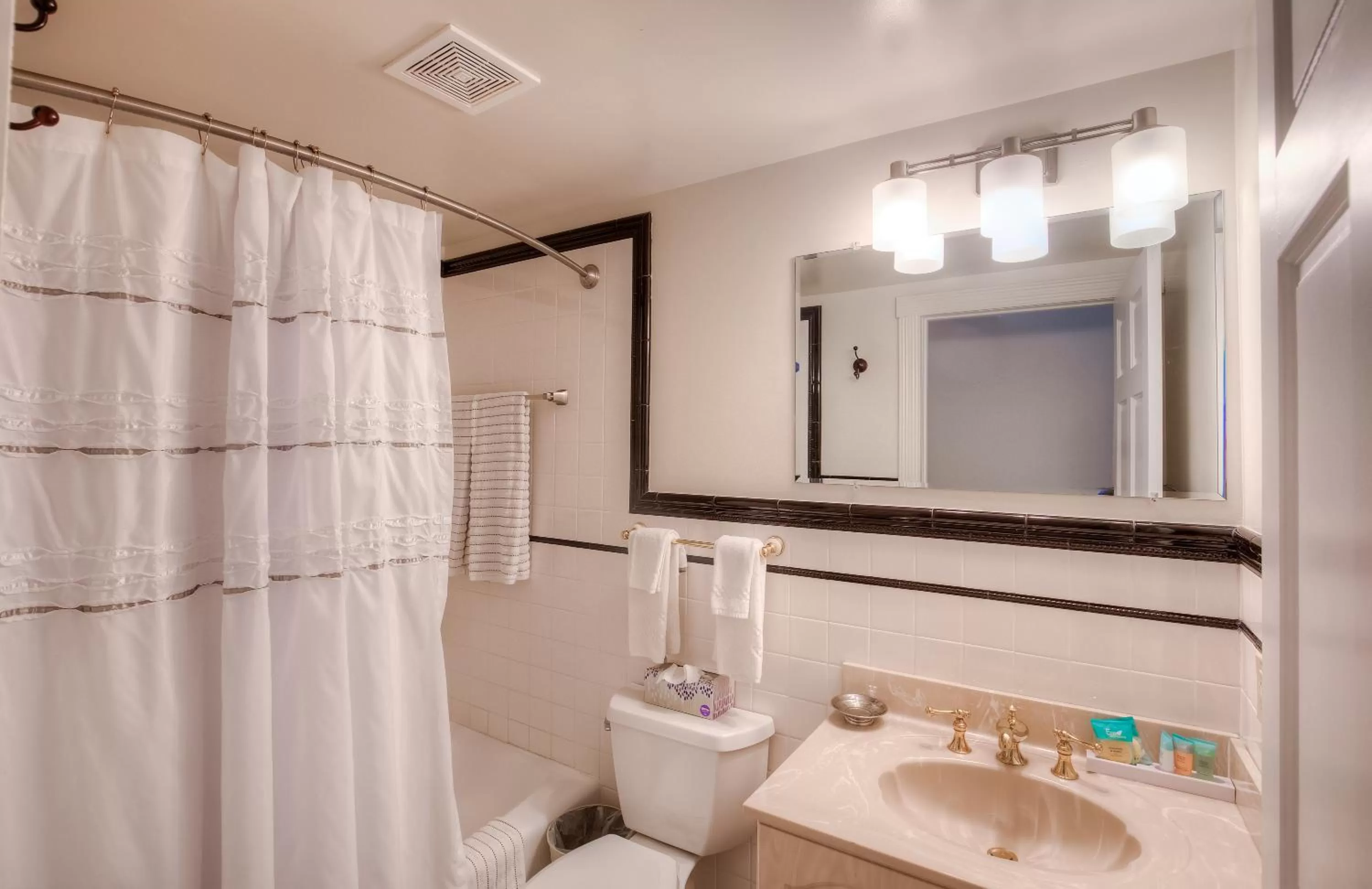 Shower in Elaine's Cape May Boutique Hotel