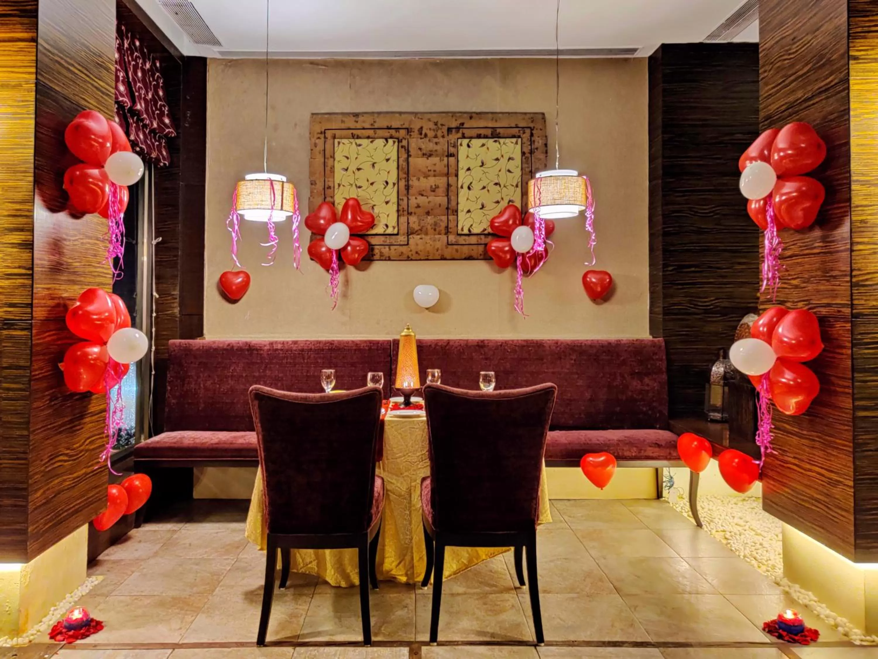 Restaurant/places to eat in Fariyas Resort Lonavala