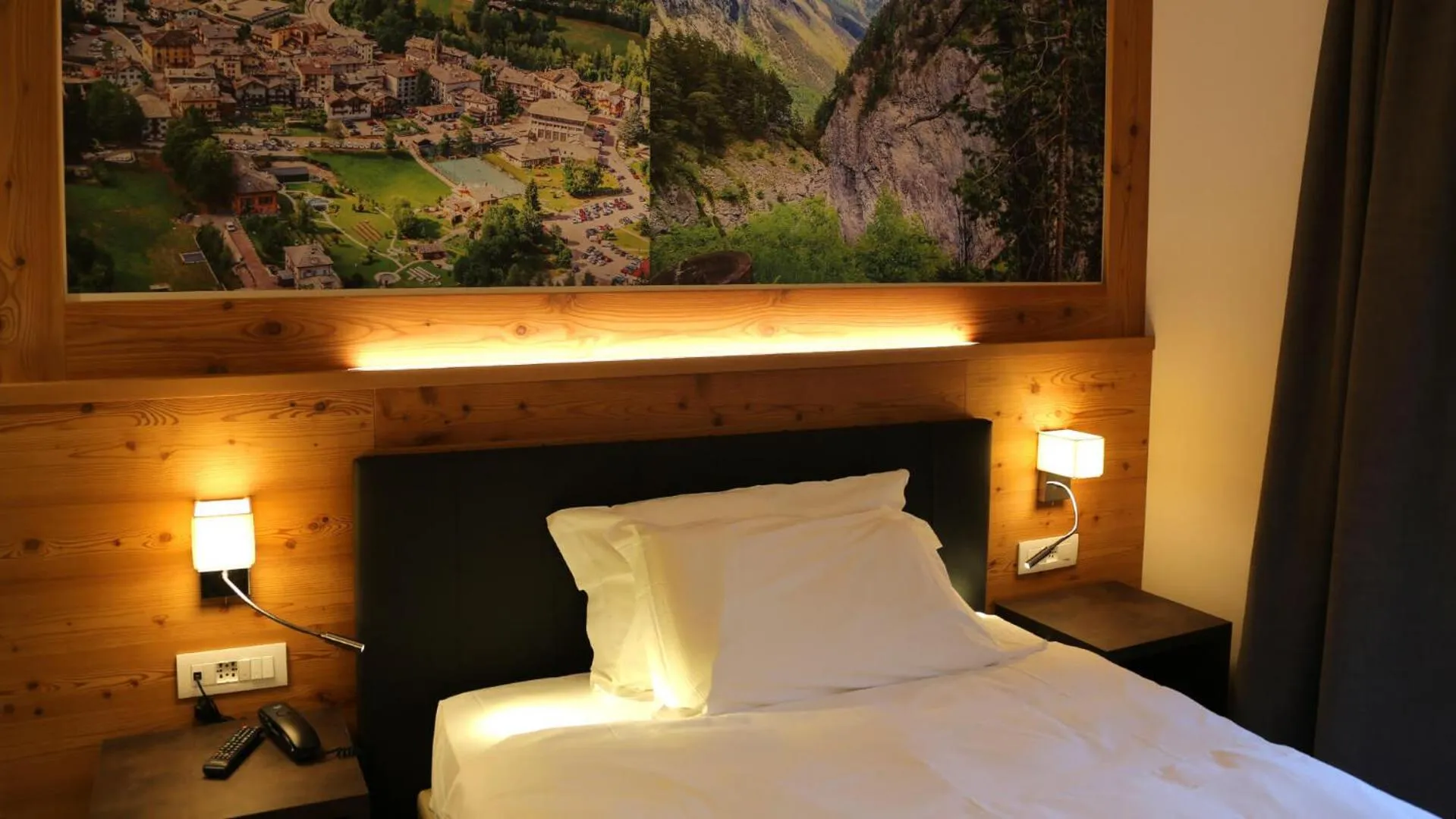 Bed in Dada Mountain Hotel