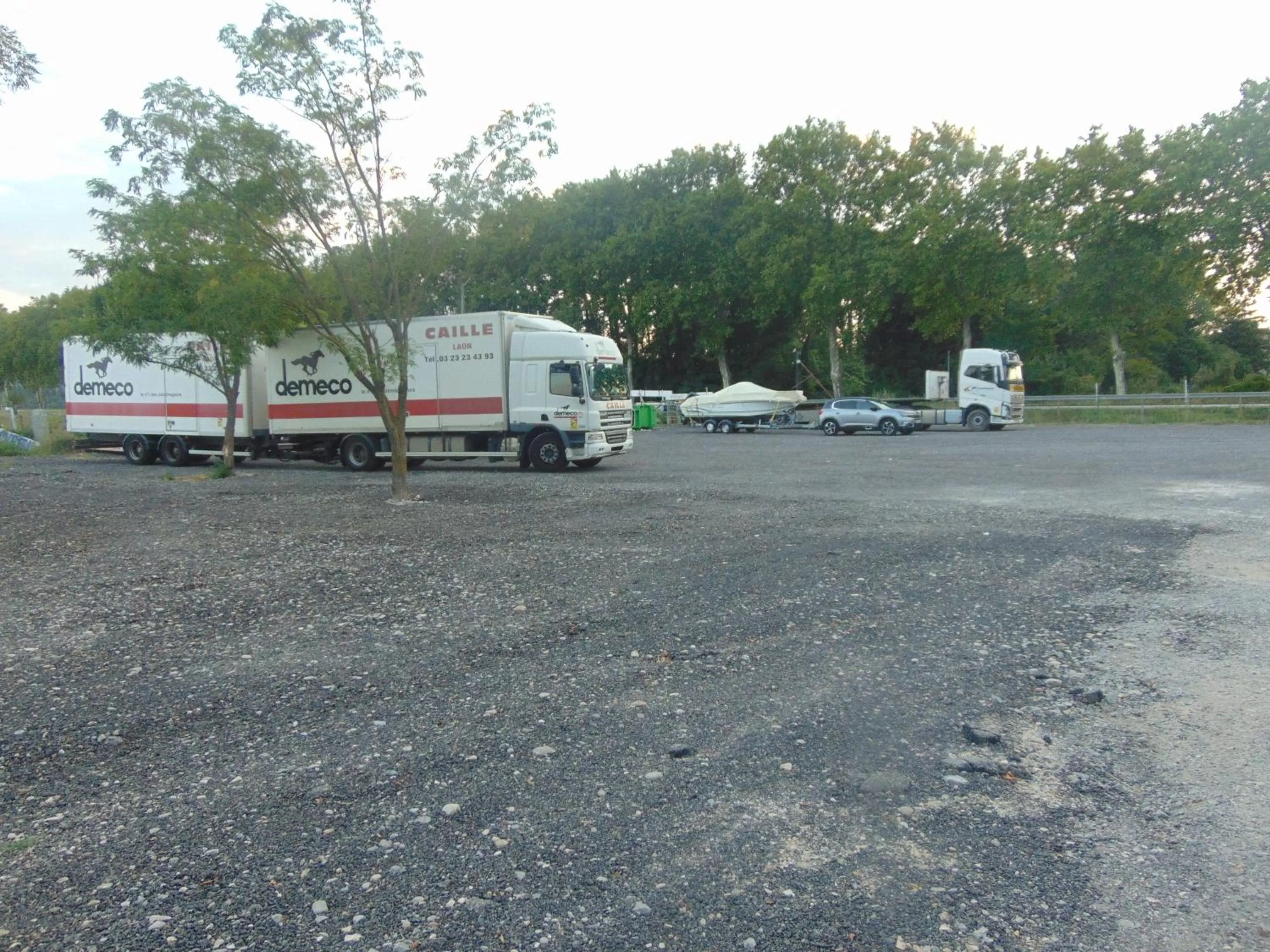 Property Building in Le Relais de la RN7