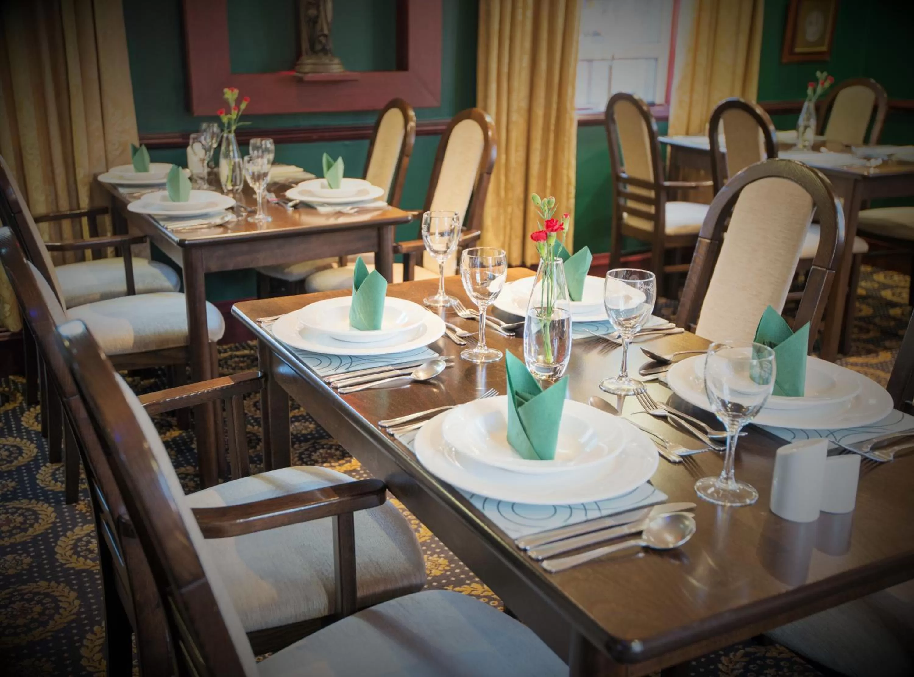 Restaurant/places to eat in Caledonian Hotel