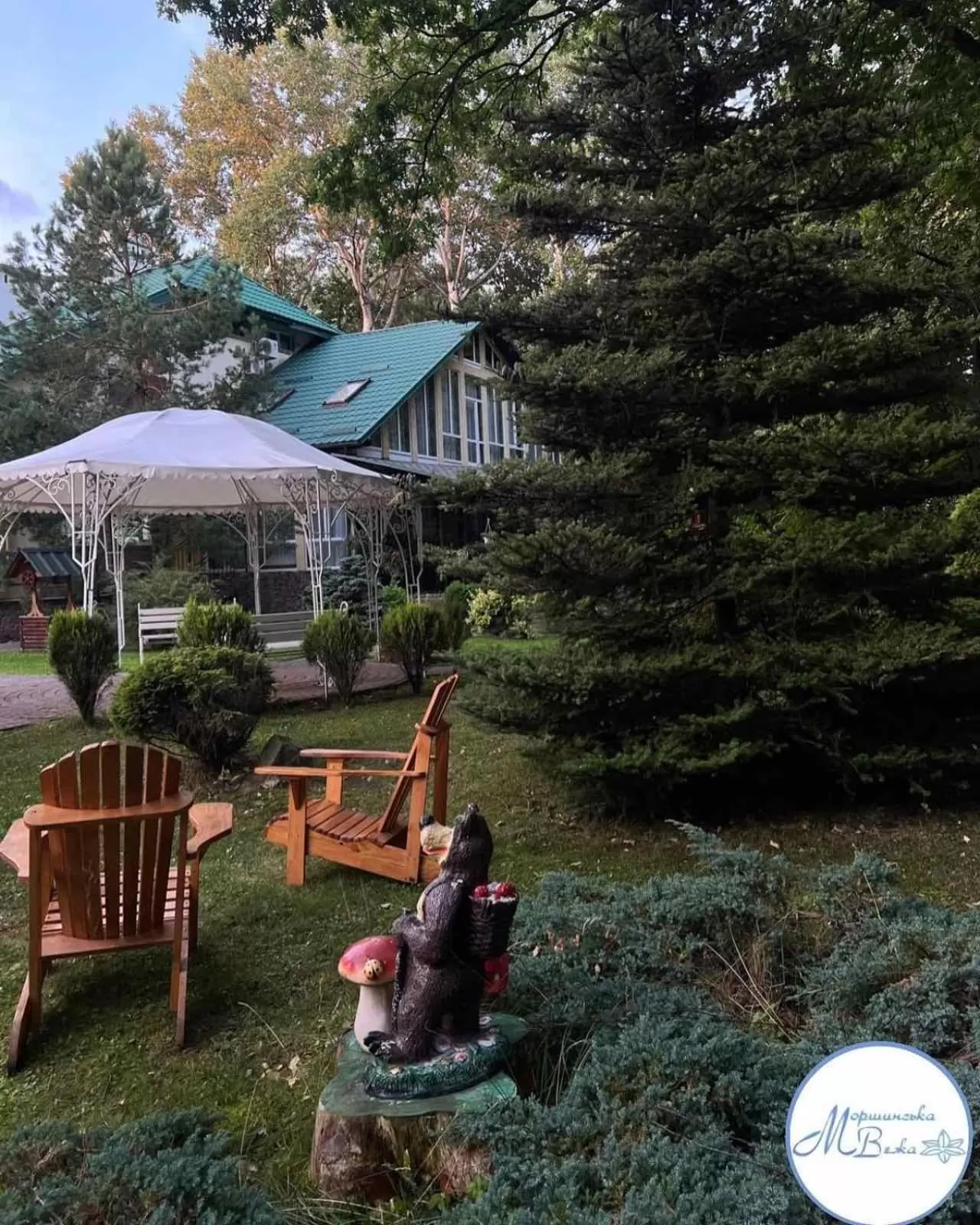 Seating area in Morshynska Vezha Hotel