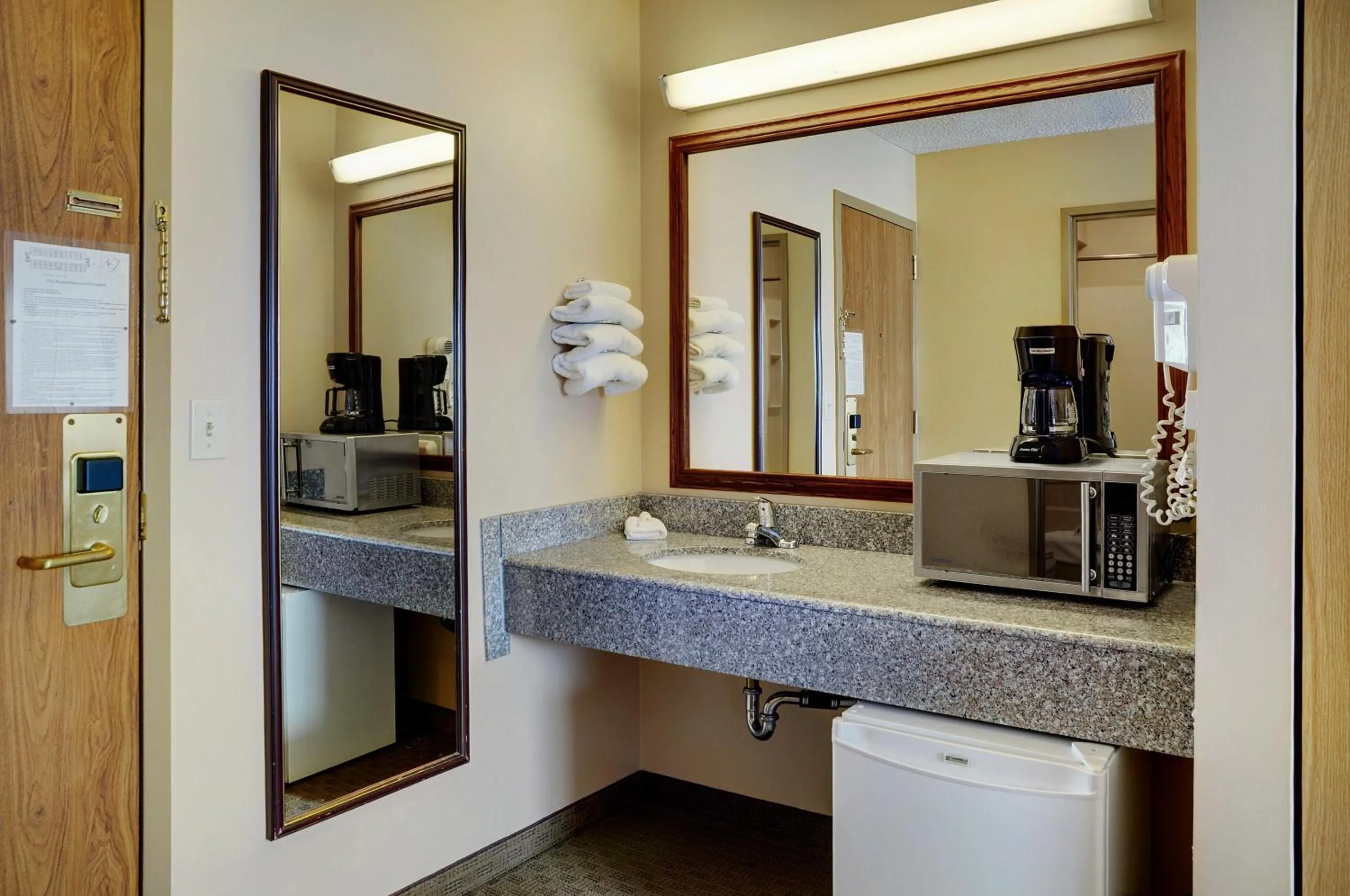 Other in Nova Inn Kindersley