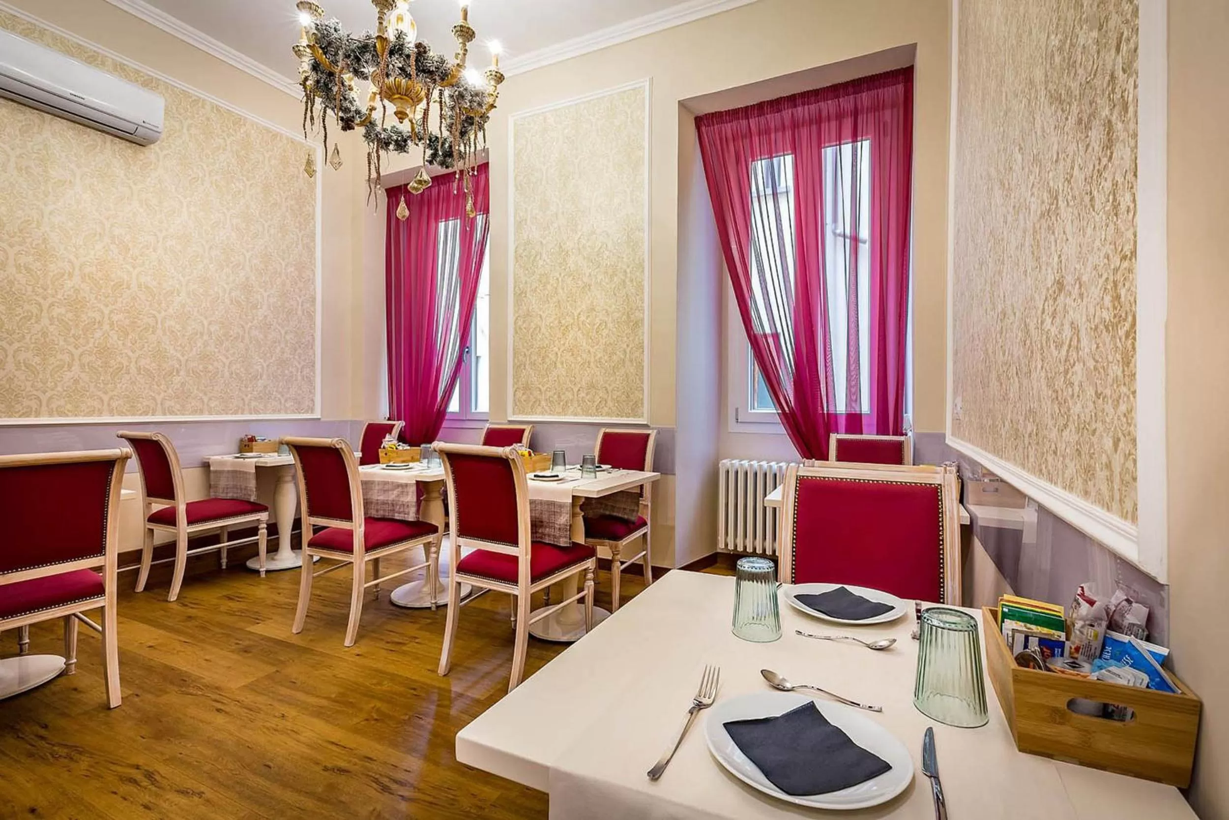 Restaurant/places to eat in B&B La Terrazza Sul Duomo