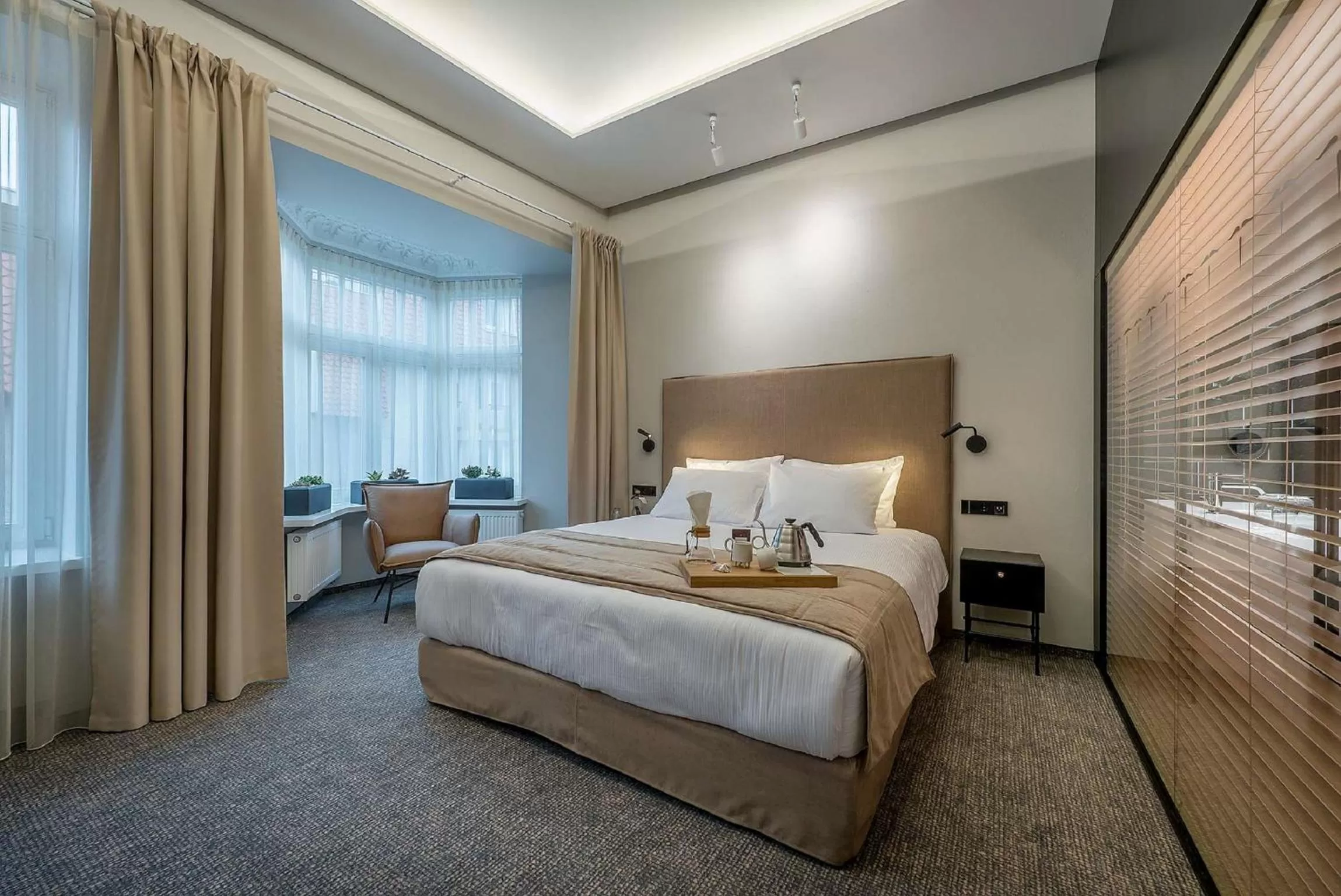 Photo of the whole room, Bed in Artagonist Art Hotel