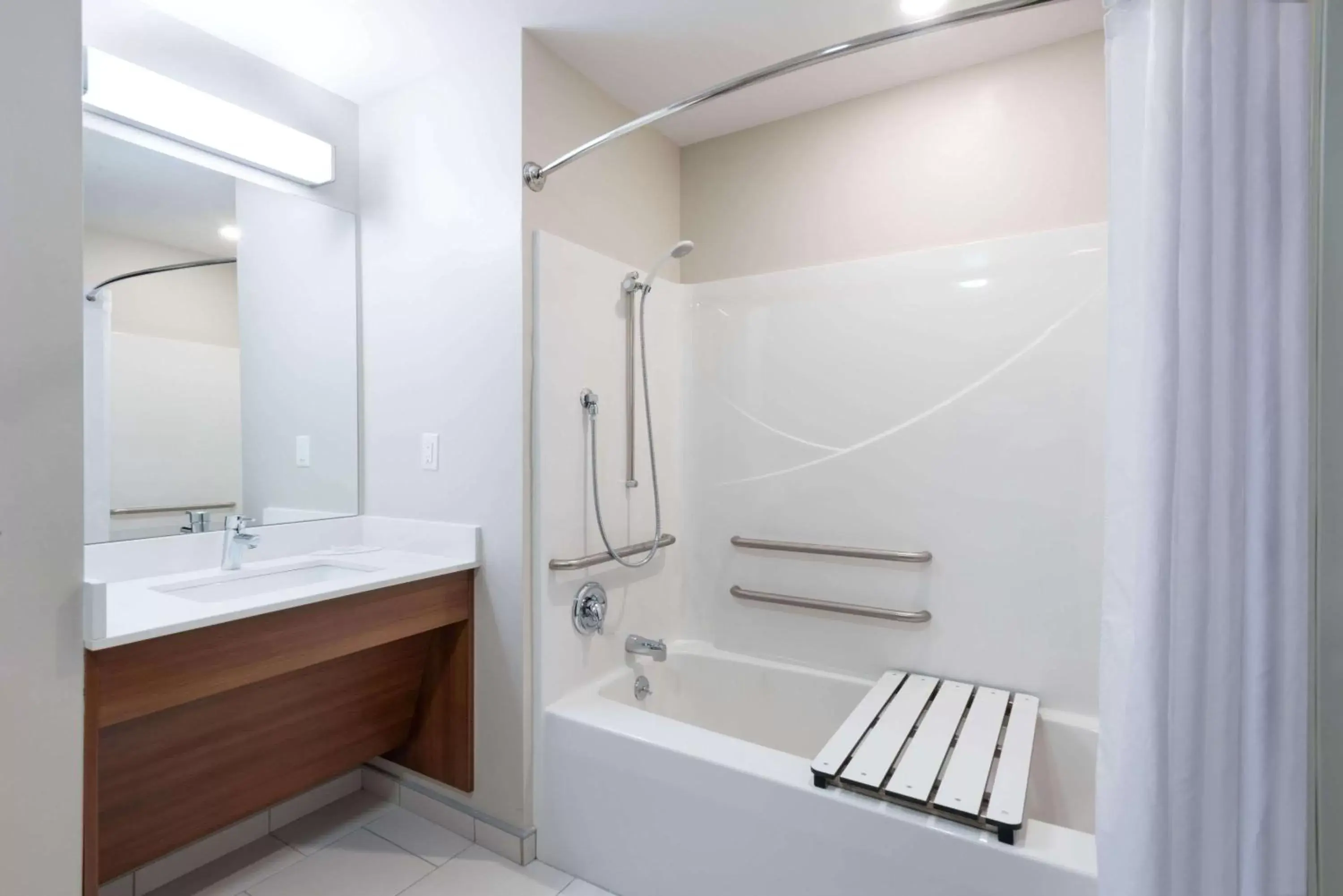 Deluxe Queen Room - Disability Access/Non-Smoking in Microtel Inn & Suites Windham Deluxe Queen Room - Disability Access/Non-Smoking in Microtel Inn & Suites Windham