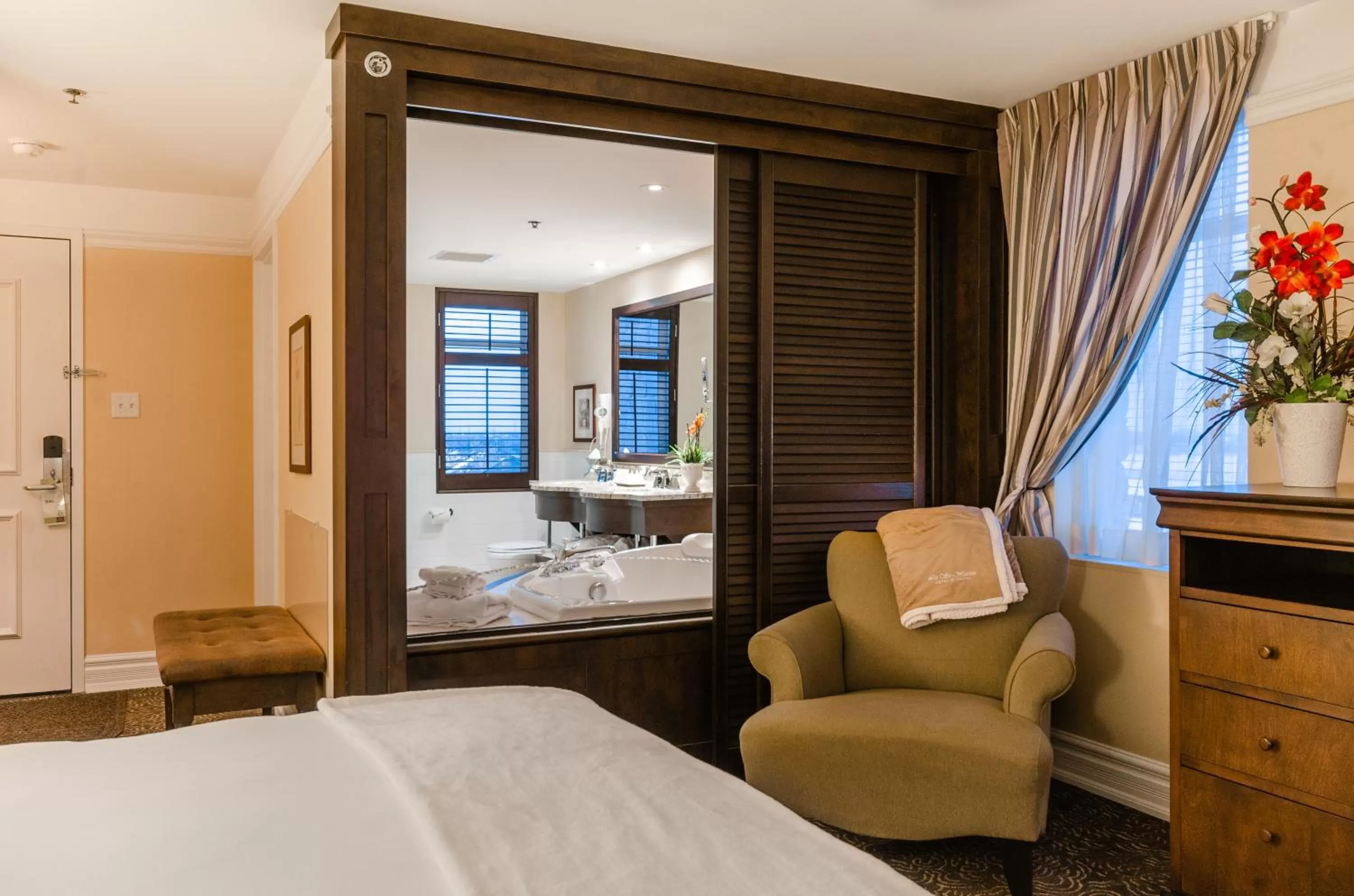 Bedroom, Bed in Le St-Martin Hotel & Suites