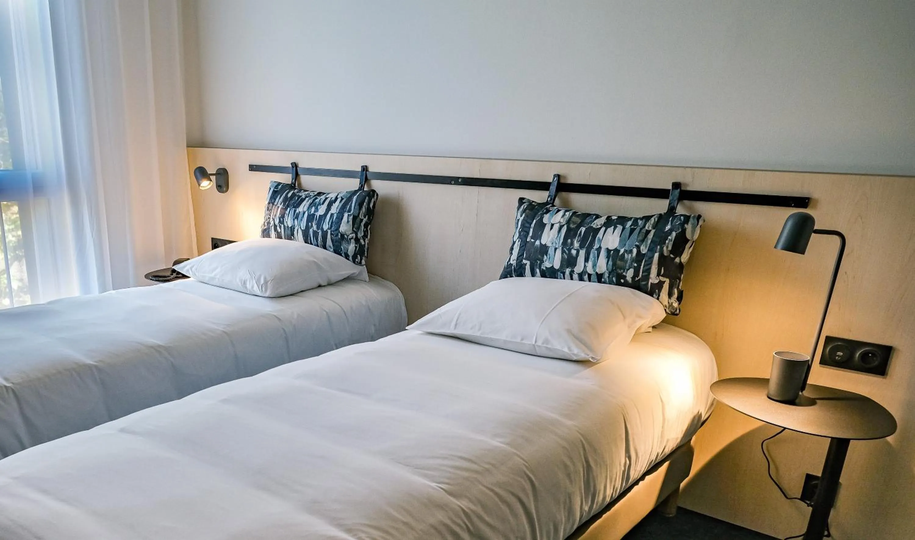 Photo of the whole room, Bed in Live Hotels Bordeaux Lac