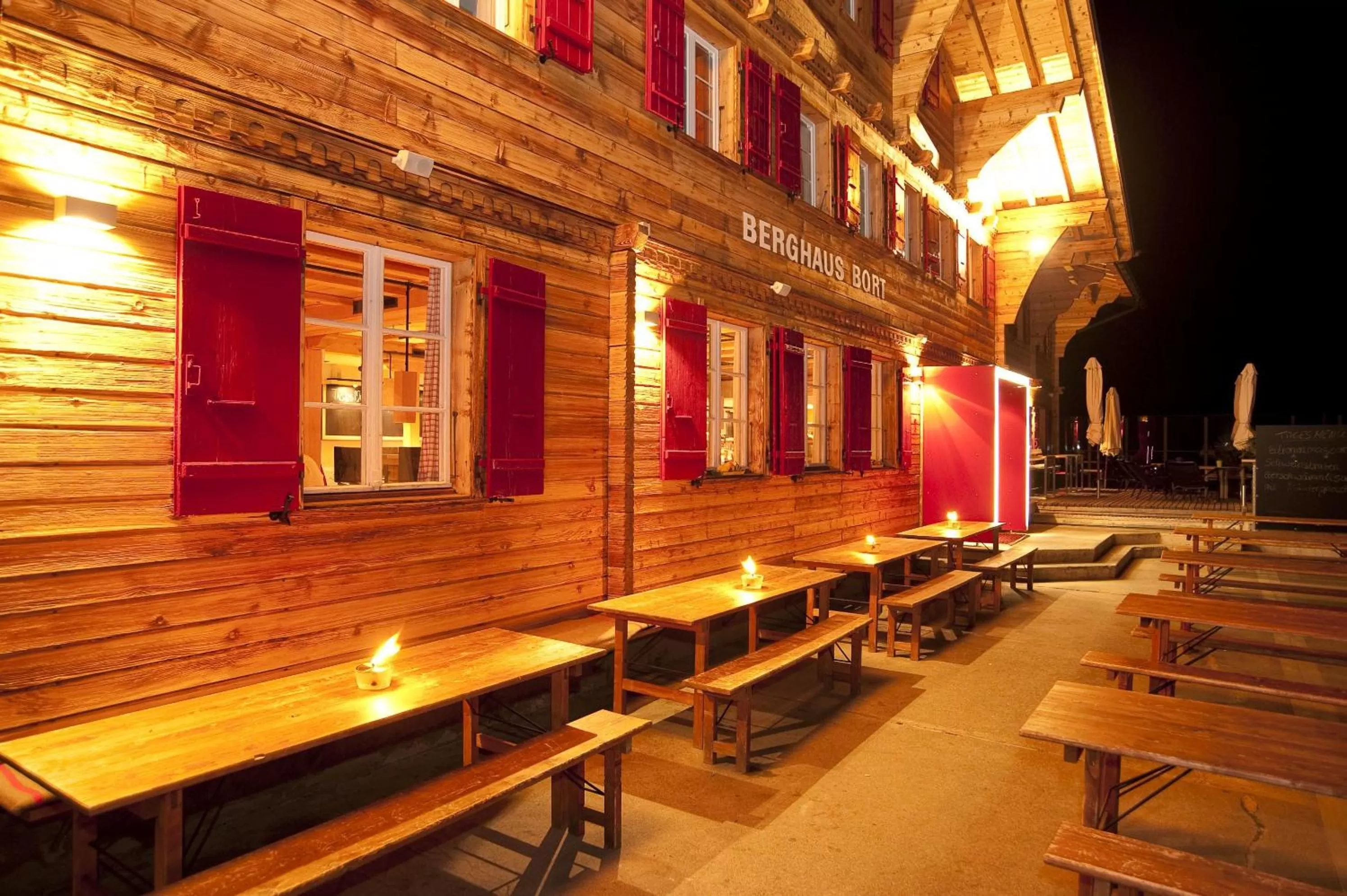 Facade/entrance in Alpinhotel Bort