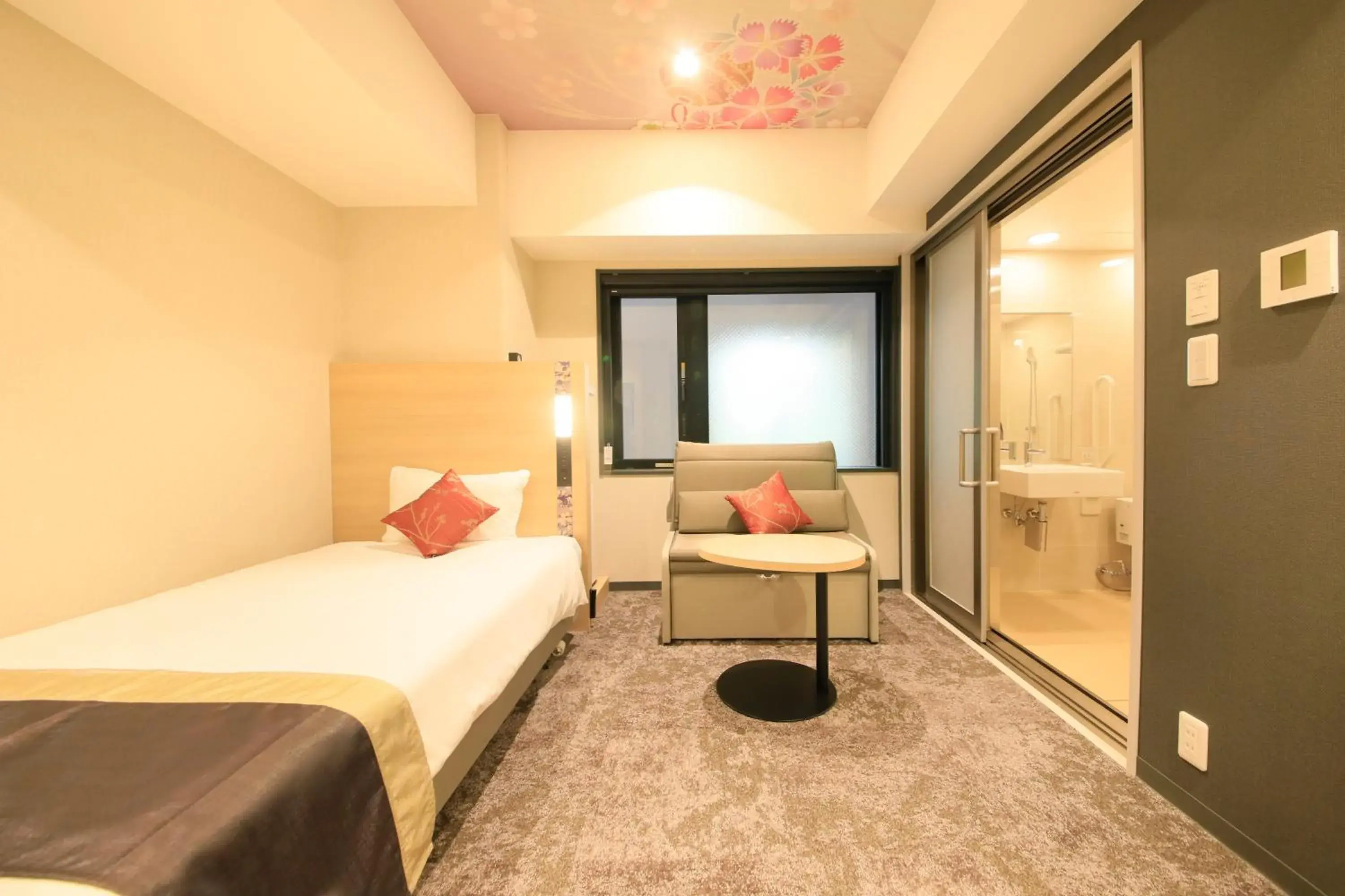 Single Room - Disability Access in The Hedistar Hotel Kyoto Nijo Comic & Books Single Room - Disability Access in The Hedistar Hotel Kyoto Nijo Comic & Books