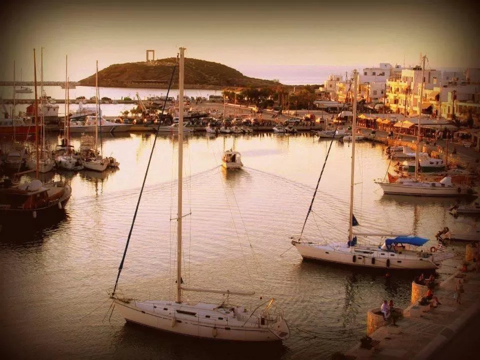 Neighbourhood in Hotel Coronis