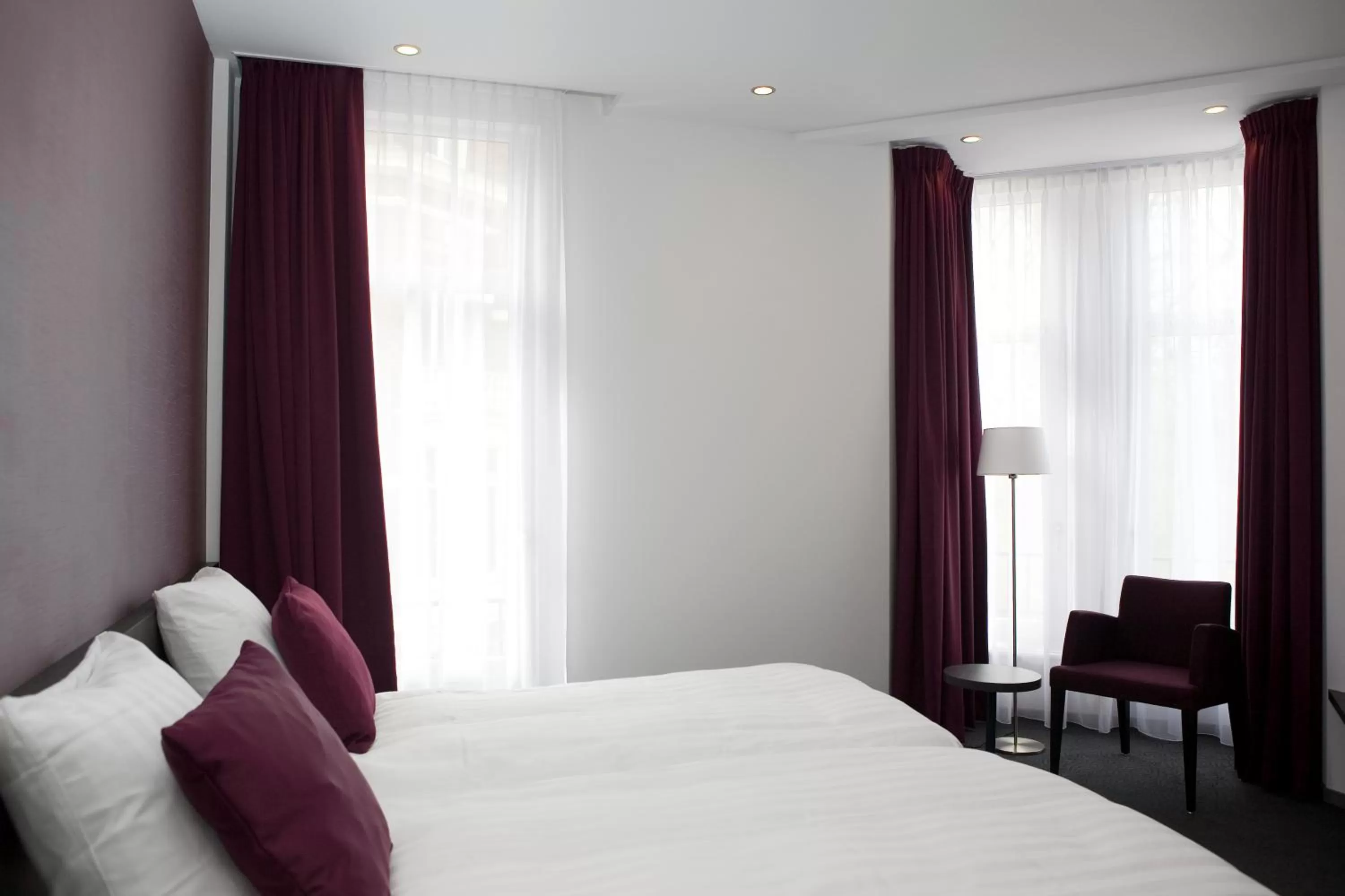 Bed in Hotel Parkview