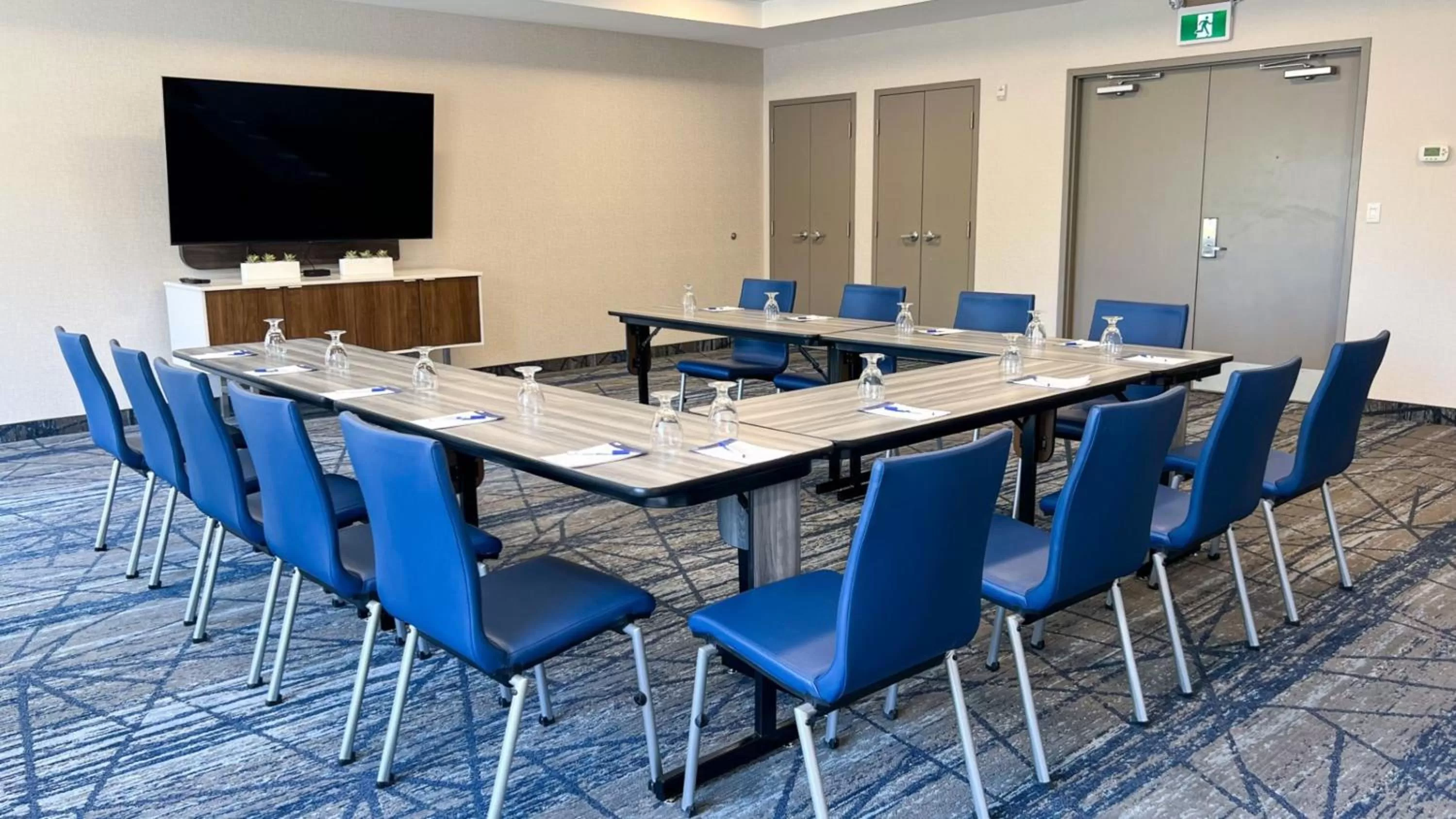 Meeting/conference room in Holiday Inn Express Kingston Central by IHG