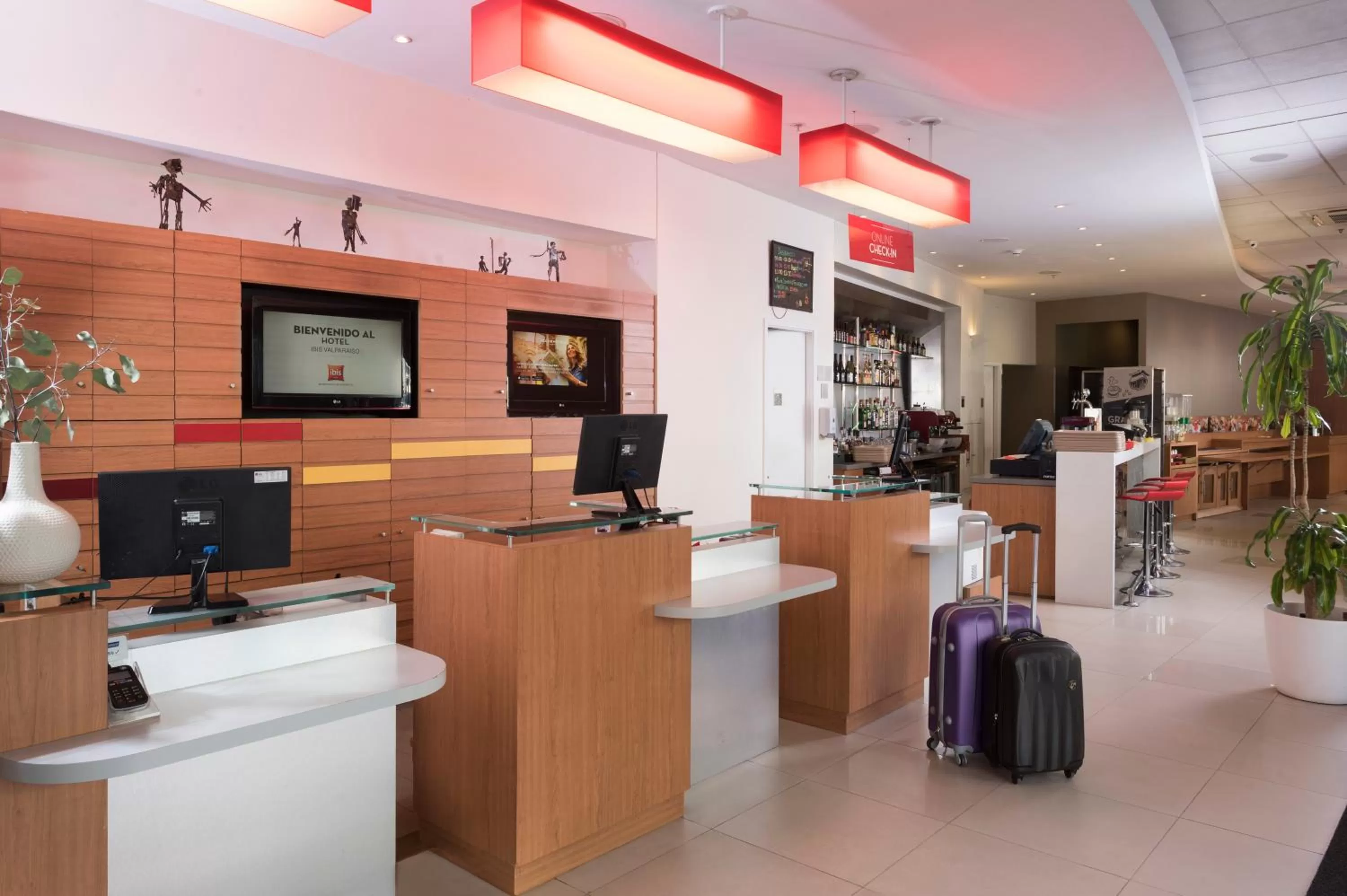 Lobby or reception in ibis Valparaiso