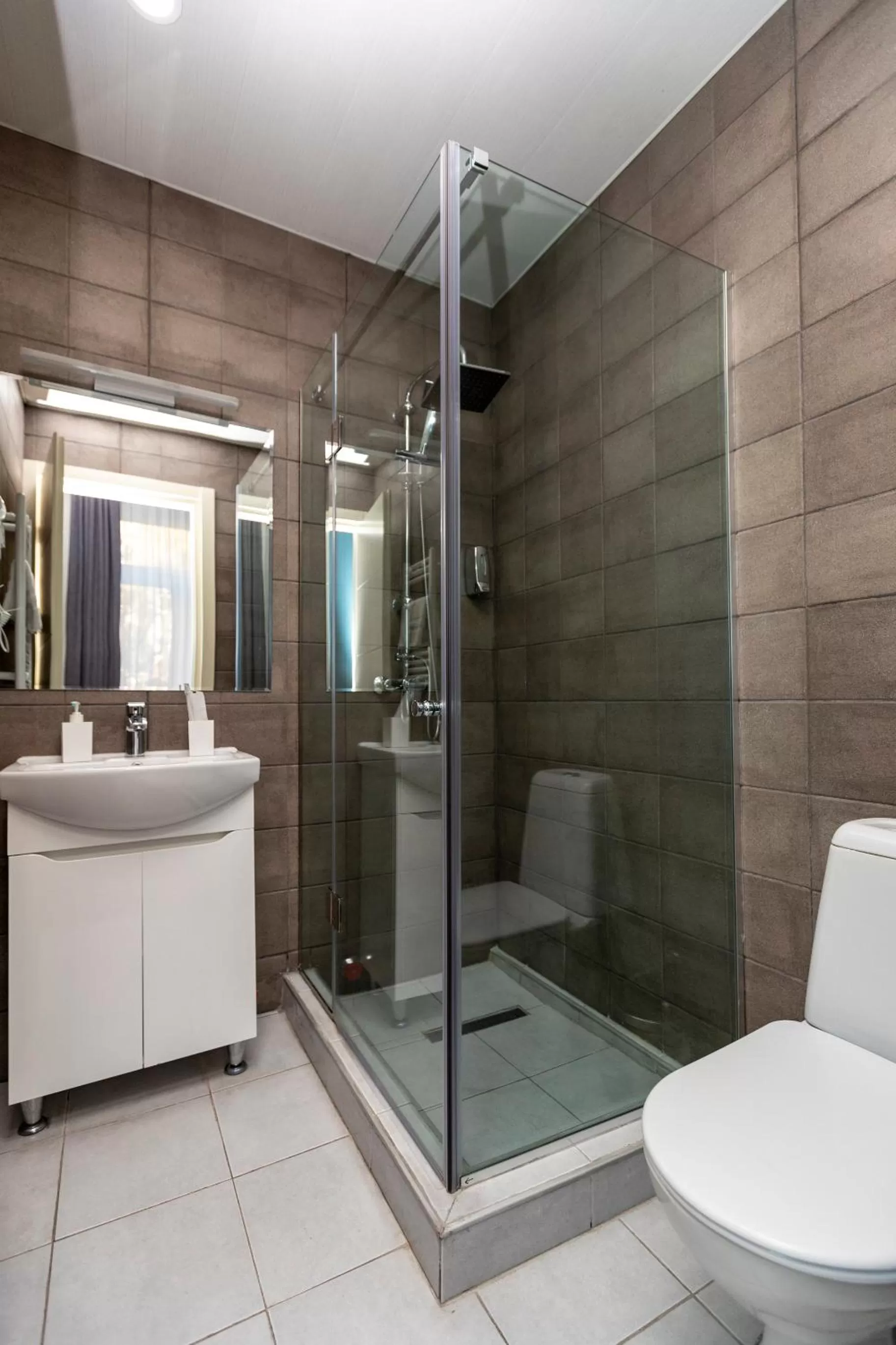 Shower, Bathroom in Hotello