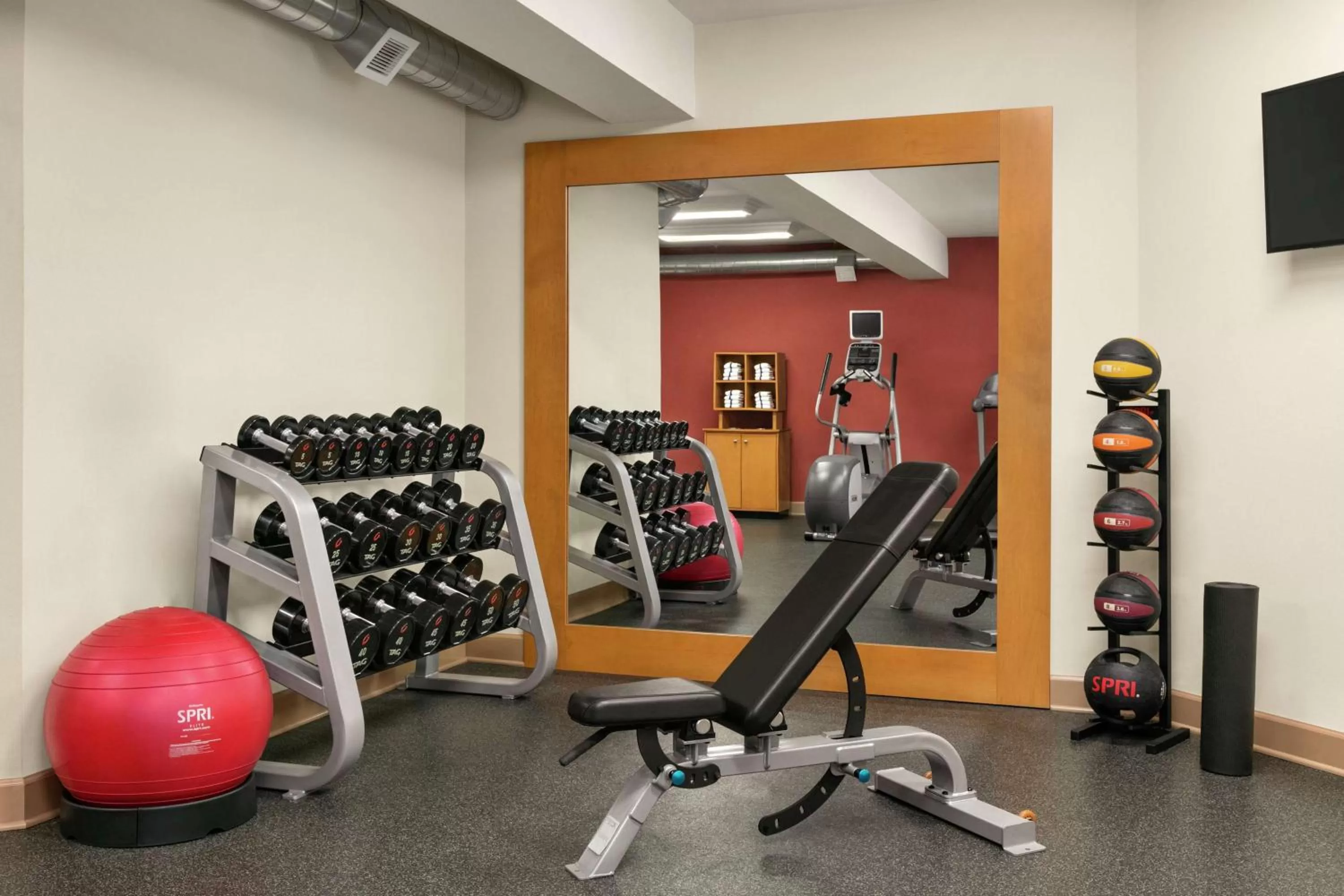 Fitness centre/facilities in Homewood Suites Syracuse-Liverpool