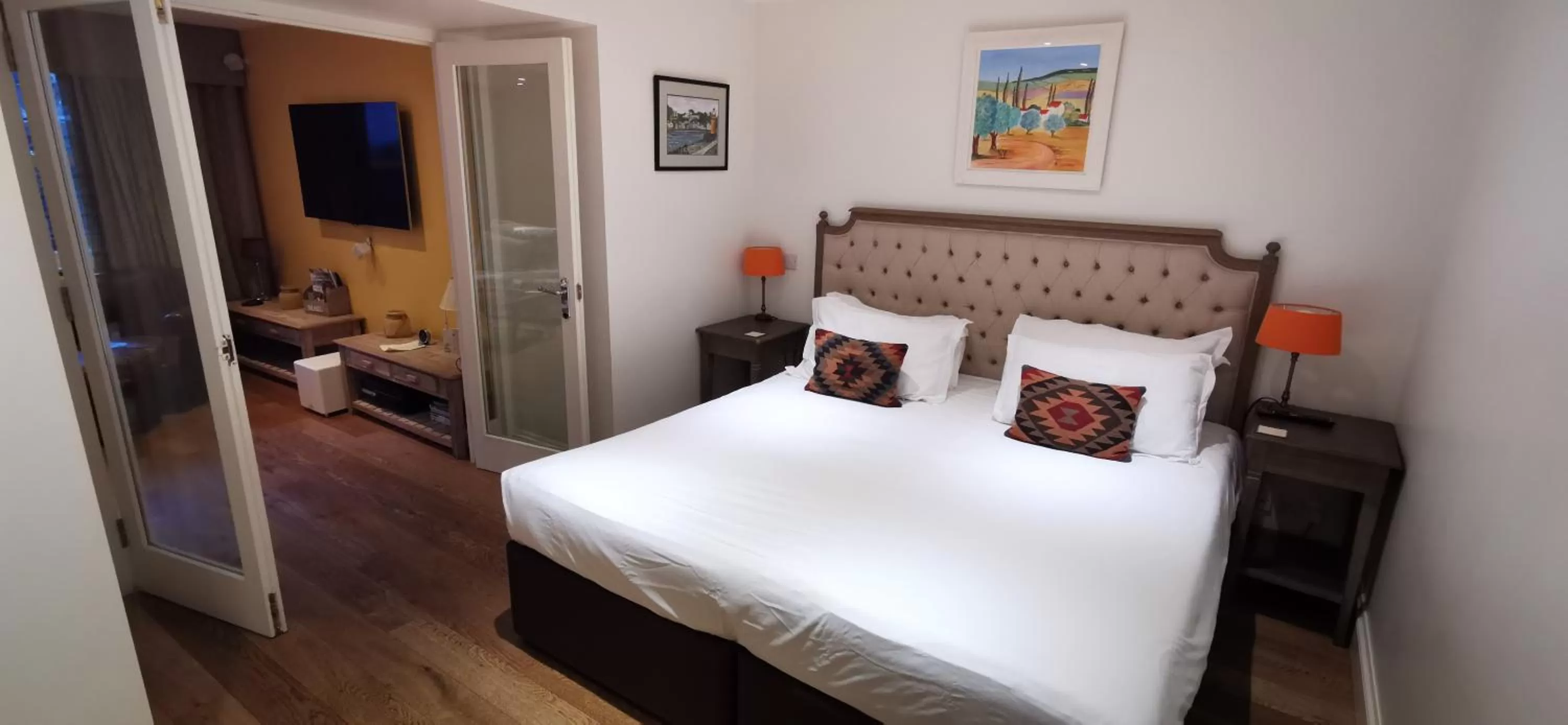 Bedroom, Bed in Buccleuch and Queensberry Arms Hotel