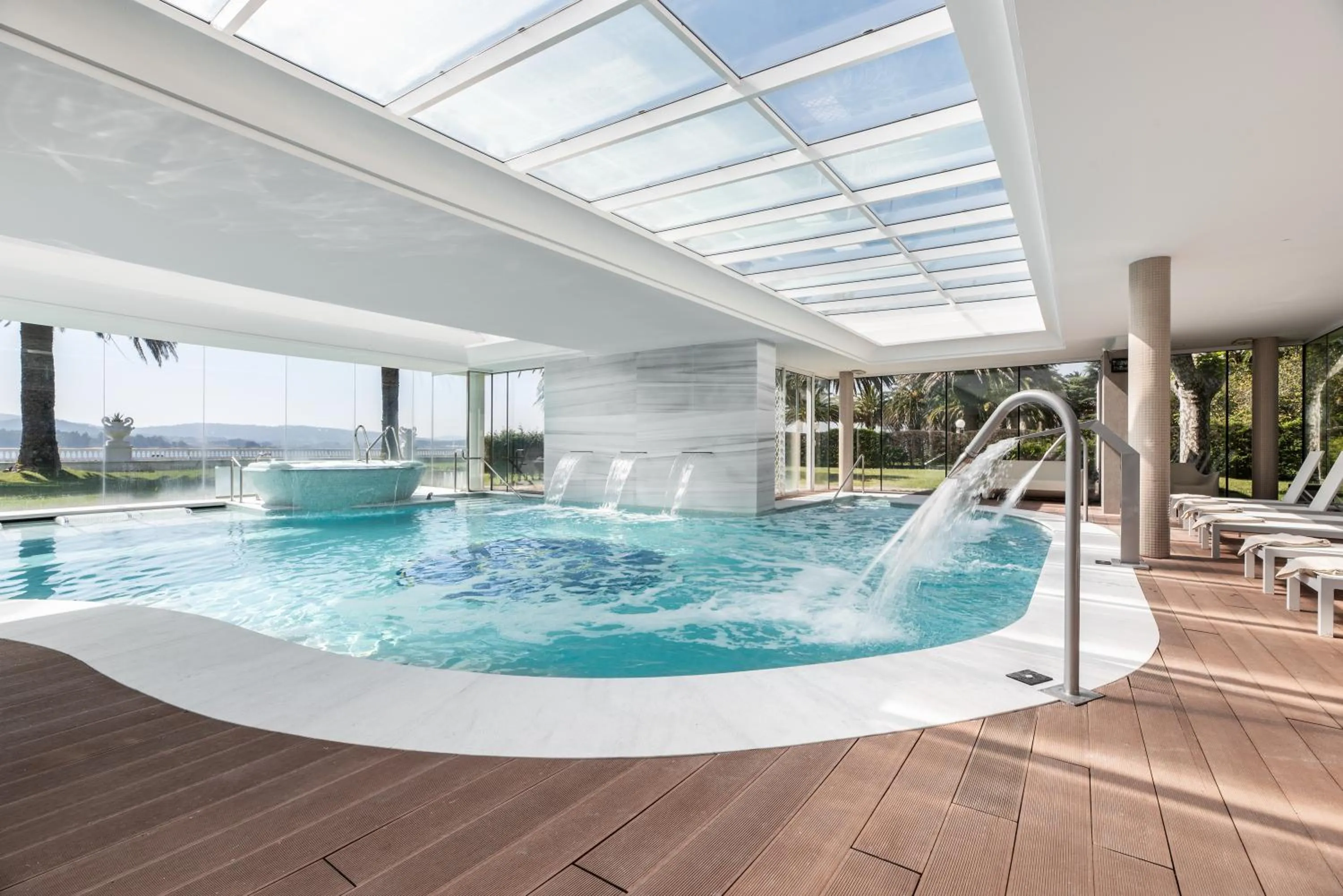 Swimming pool in Eurostars Gran Hotel La Toja