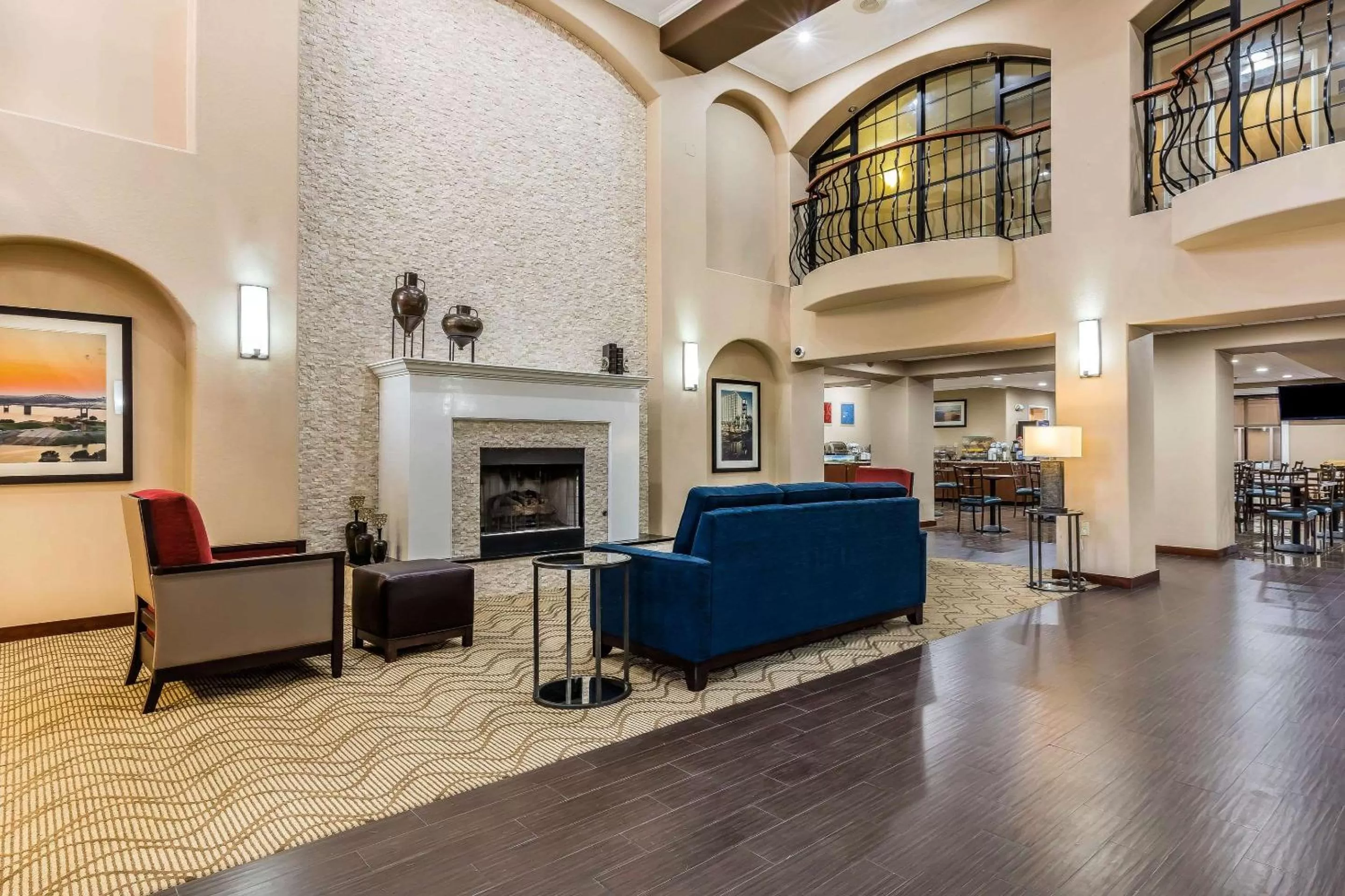 Lobby or reception in Comfort Inn & Suites Airport-American Way