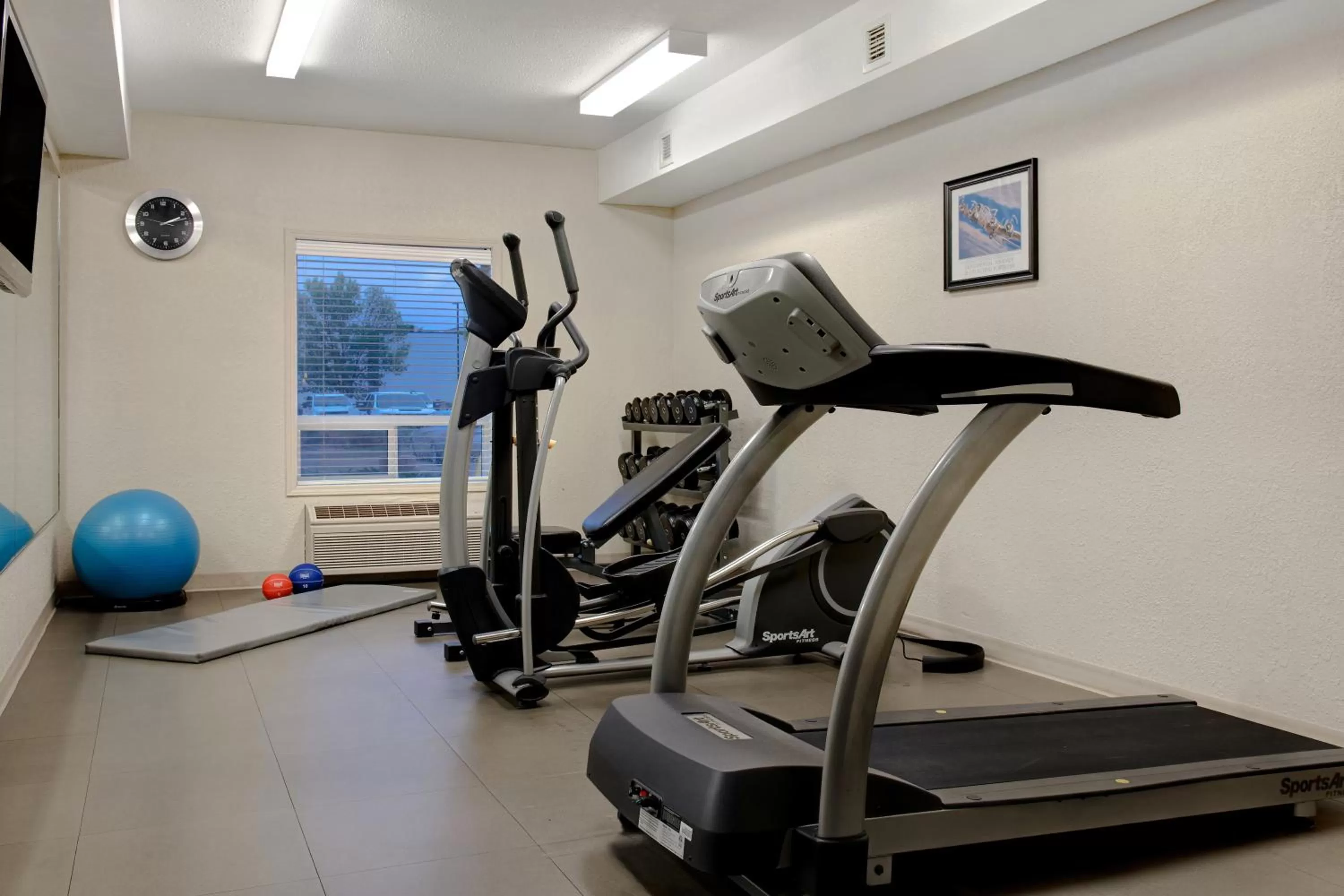 Fitness centre/facilities in Days Inn by Wyndham Medicine Hat