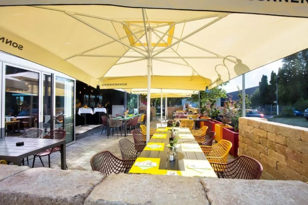 Restaurant/places to eat in Hotel Restaurant Rhy