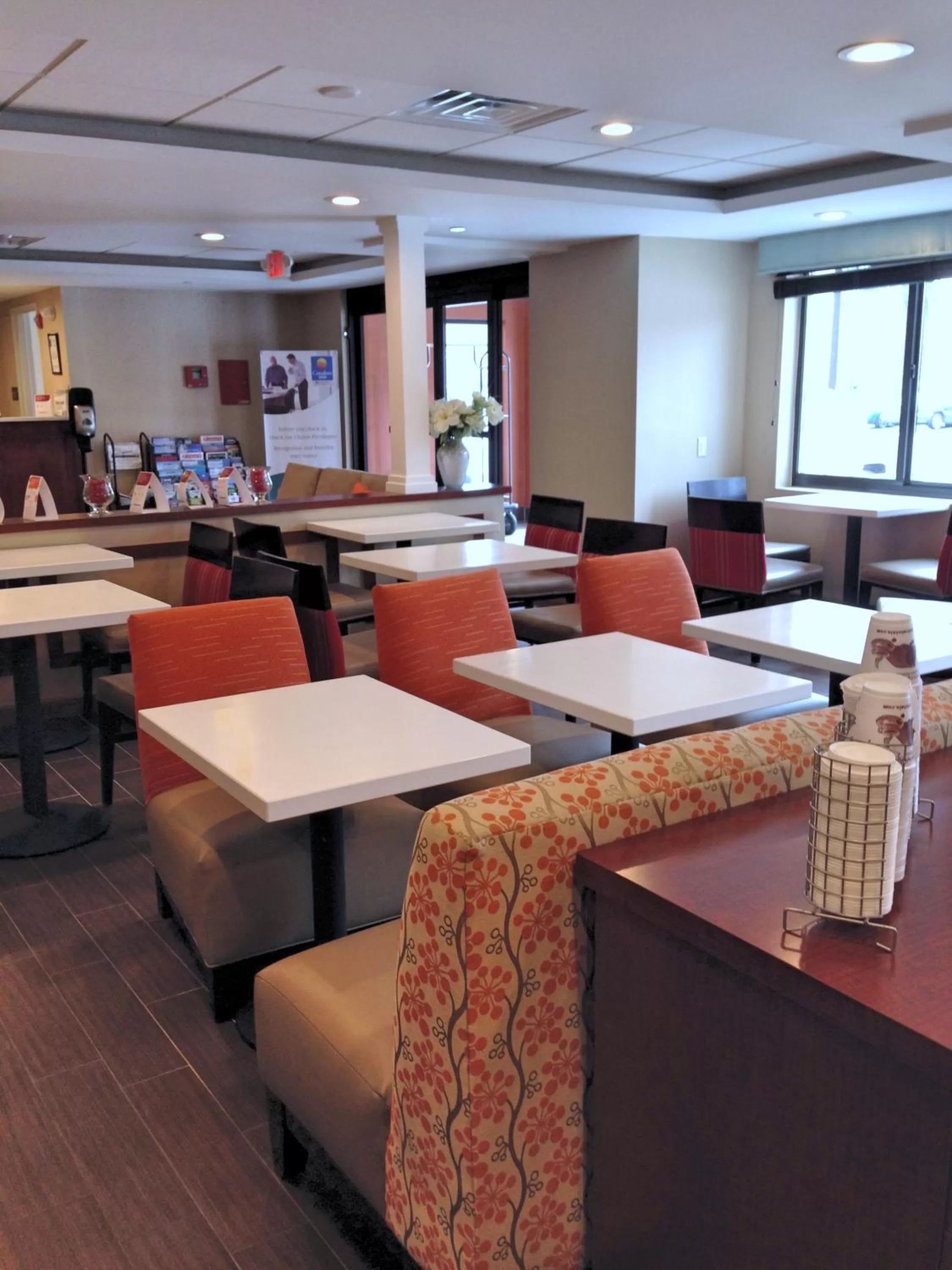 Lobby or reception in Comfort Inn & Suites Brattleboro I-91