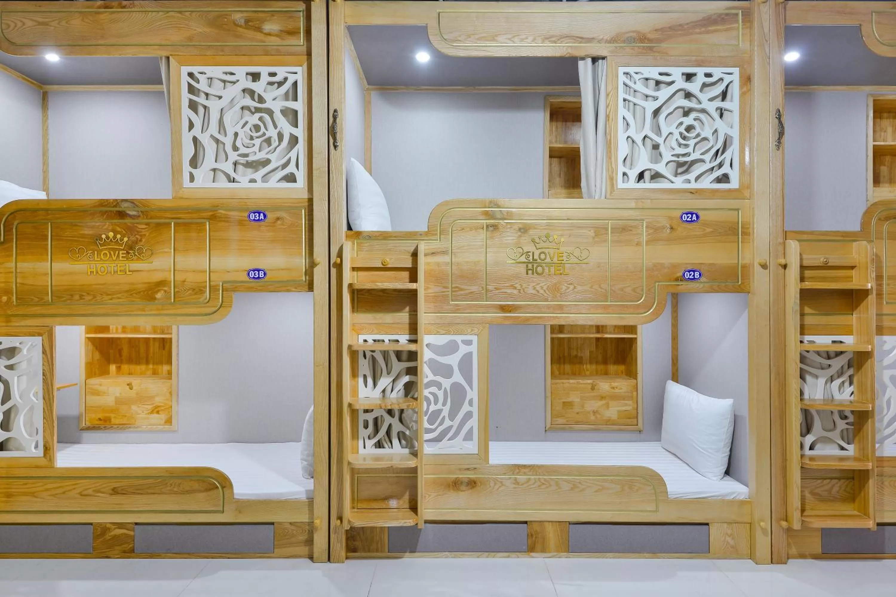 Bunk Bed in Love Hotel Airport
