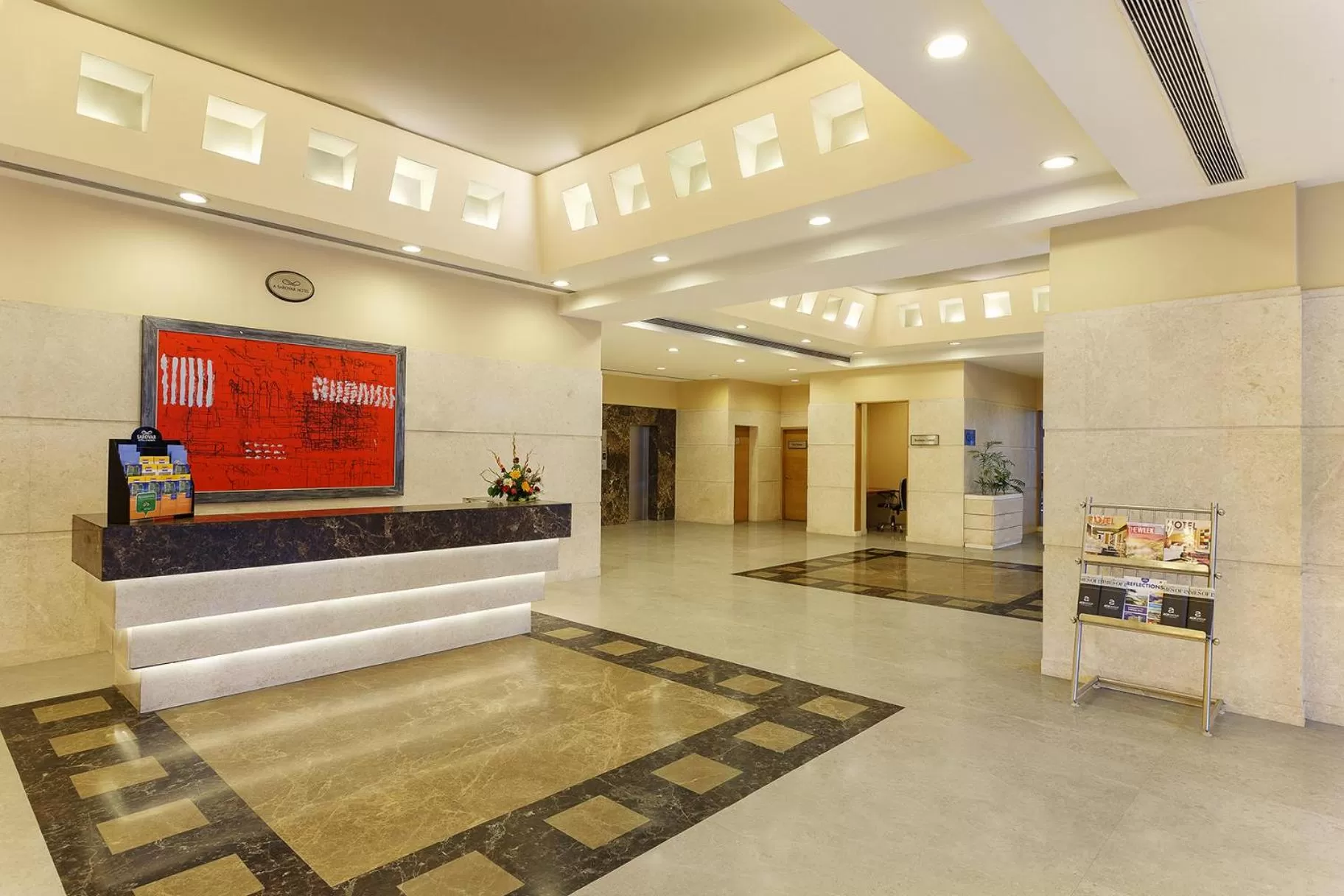 Lobby or reception in Hometel Roorkee