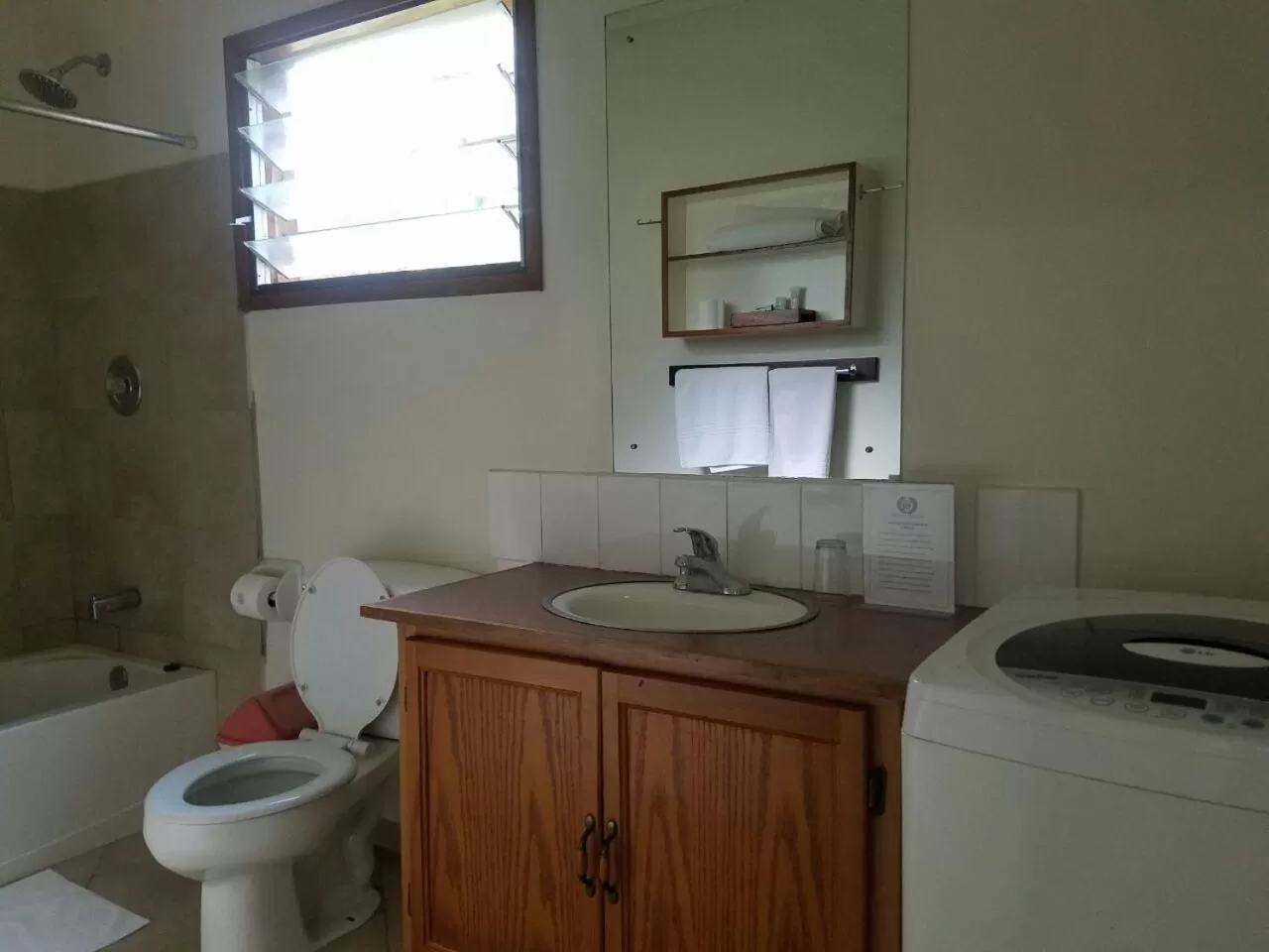 Bathroom in Ufulu Gardens Hotel