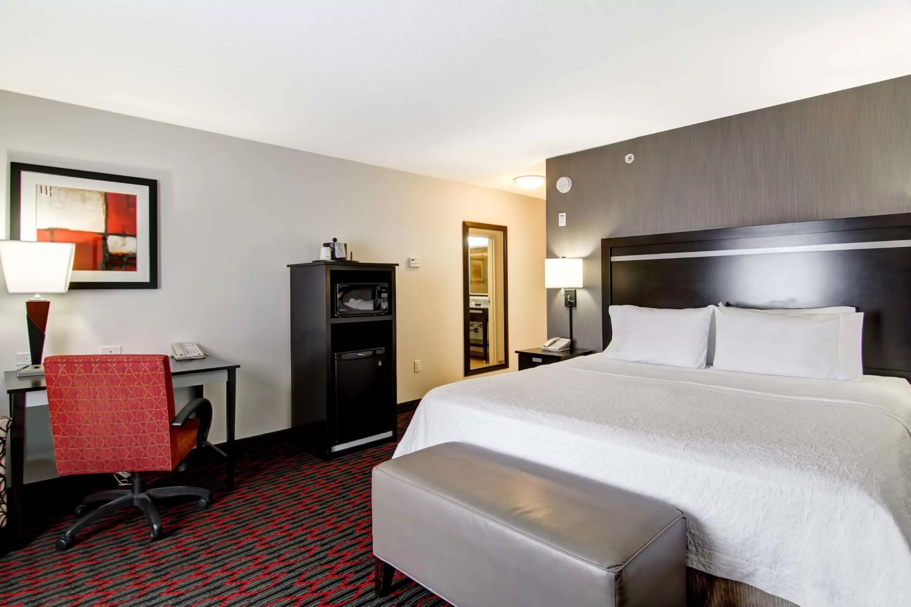 Bed in Hampton Inn & Suites Red Deer