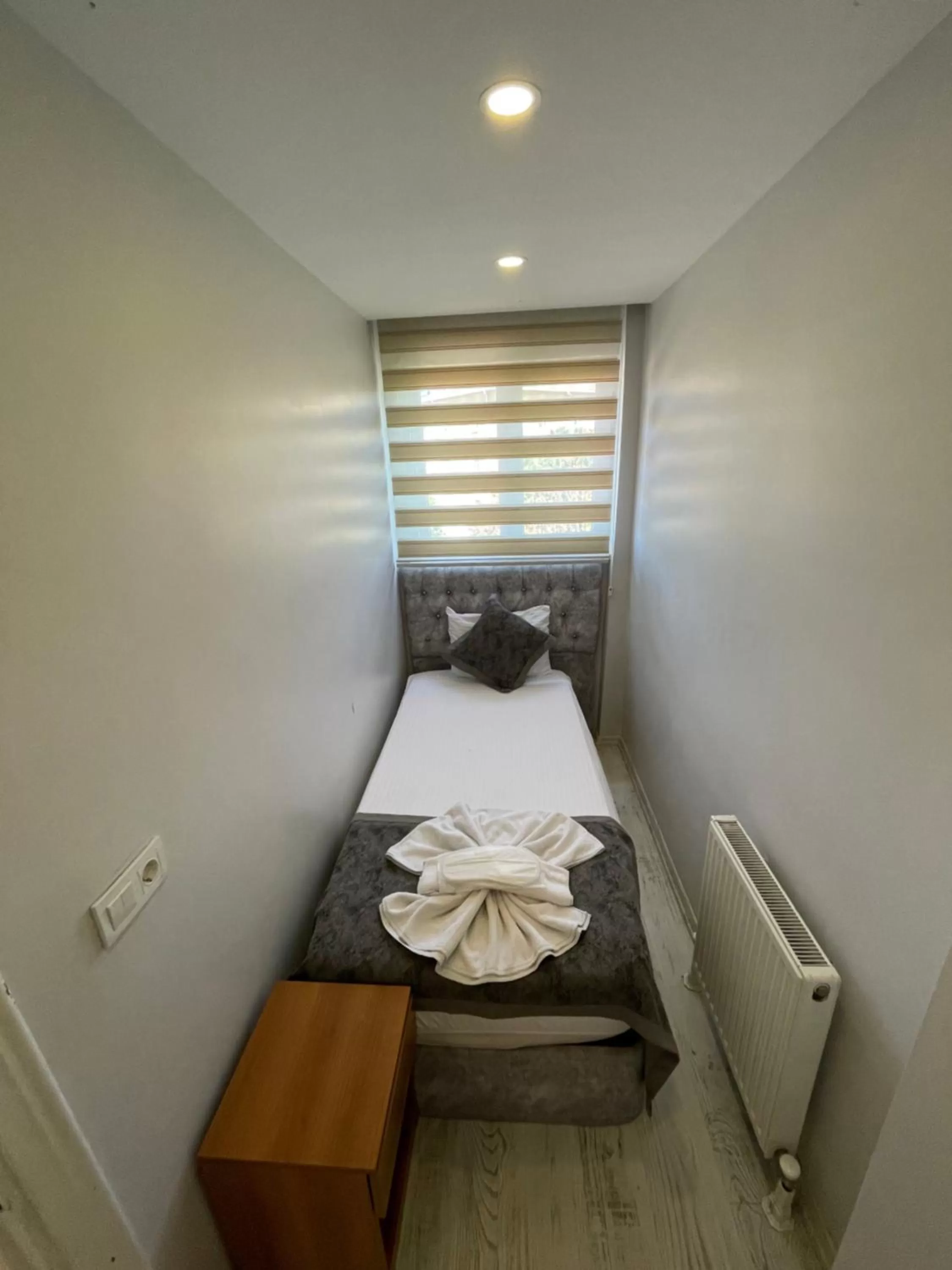 Bedroom, Bed in Arat Apartments