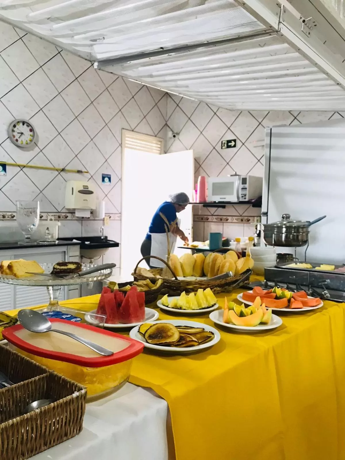 Breakfast in Hotel Monólitos