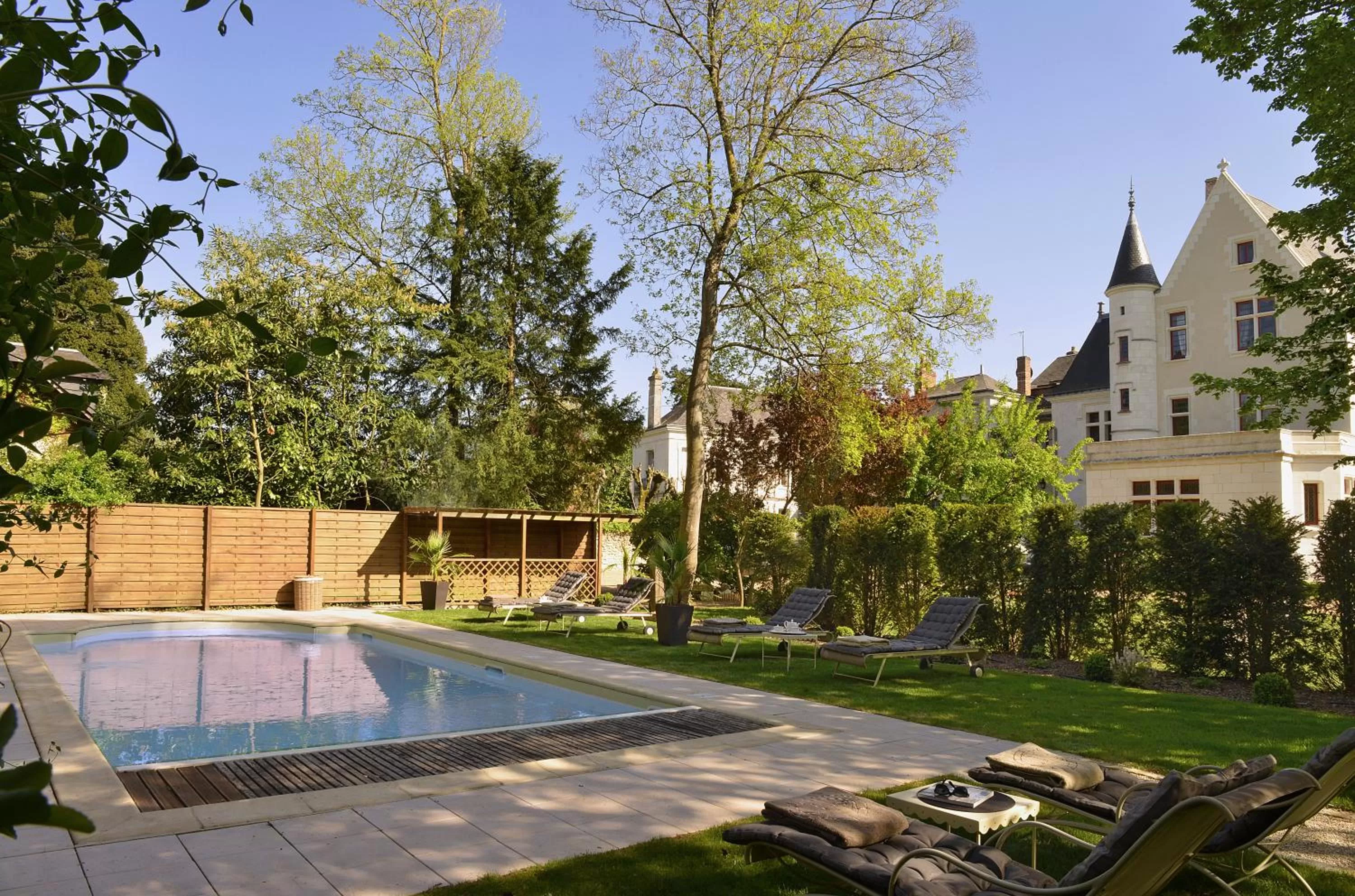 Swimming pool in Le Manoir Saint Thomas