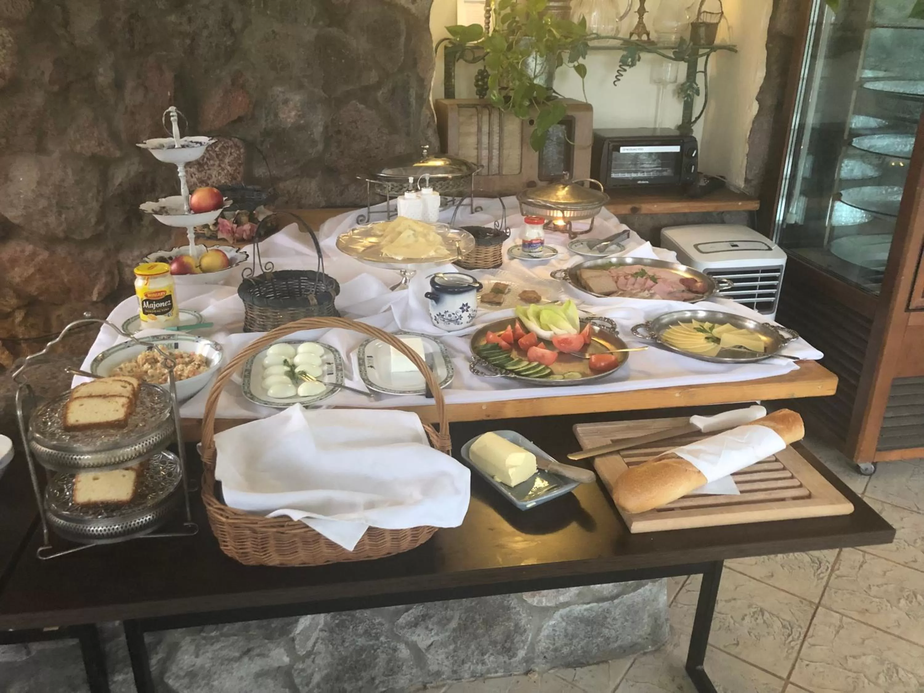 Buffet breakfast in Dedek Park - historyczny dworek w pięknym Parku Skaryszewskim obok Stadionu Narodowego