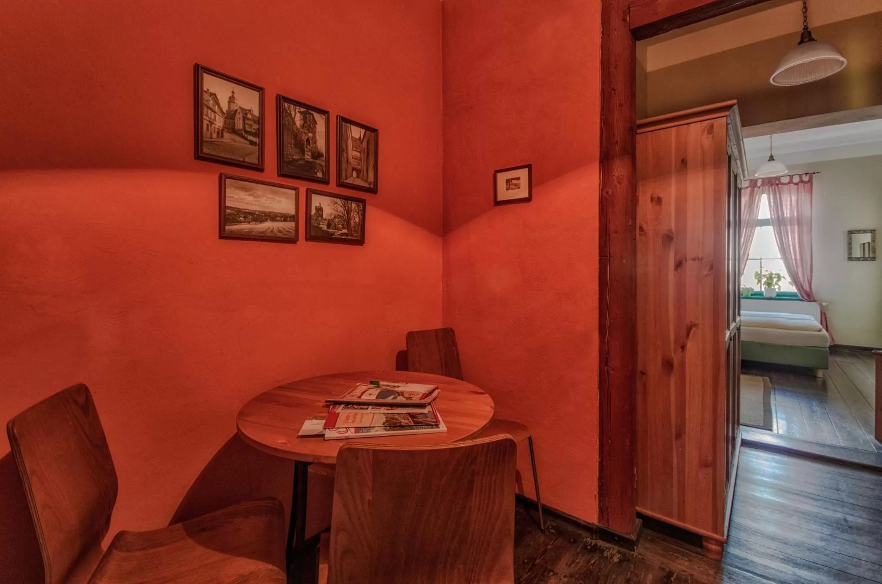 Decorative detail, Bed in Hotel zur Henne