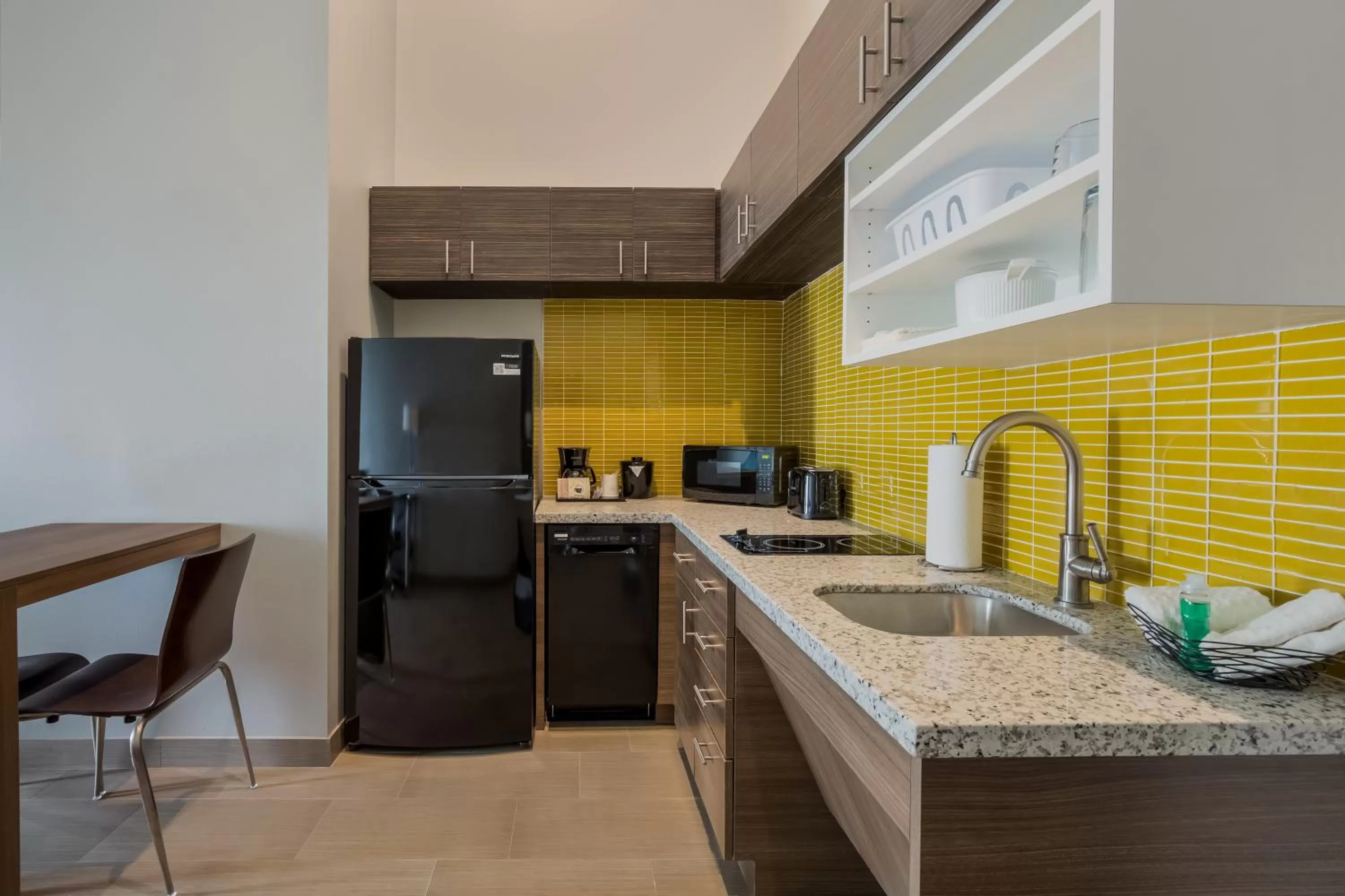 Hawthorn Extended Stay by Wyndham Sulphur Lake Charles