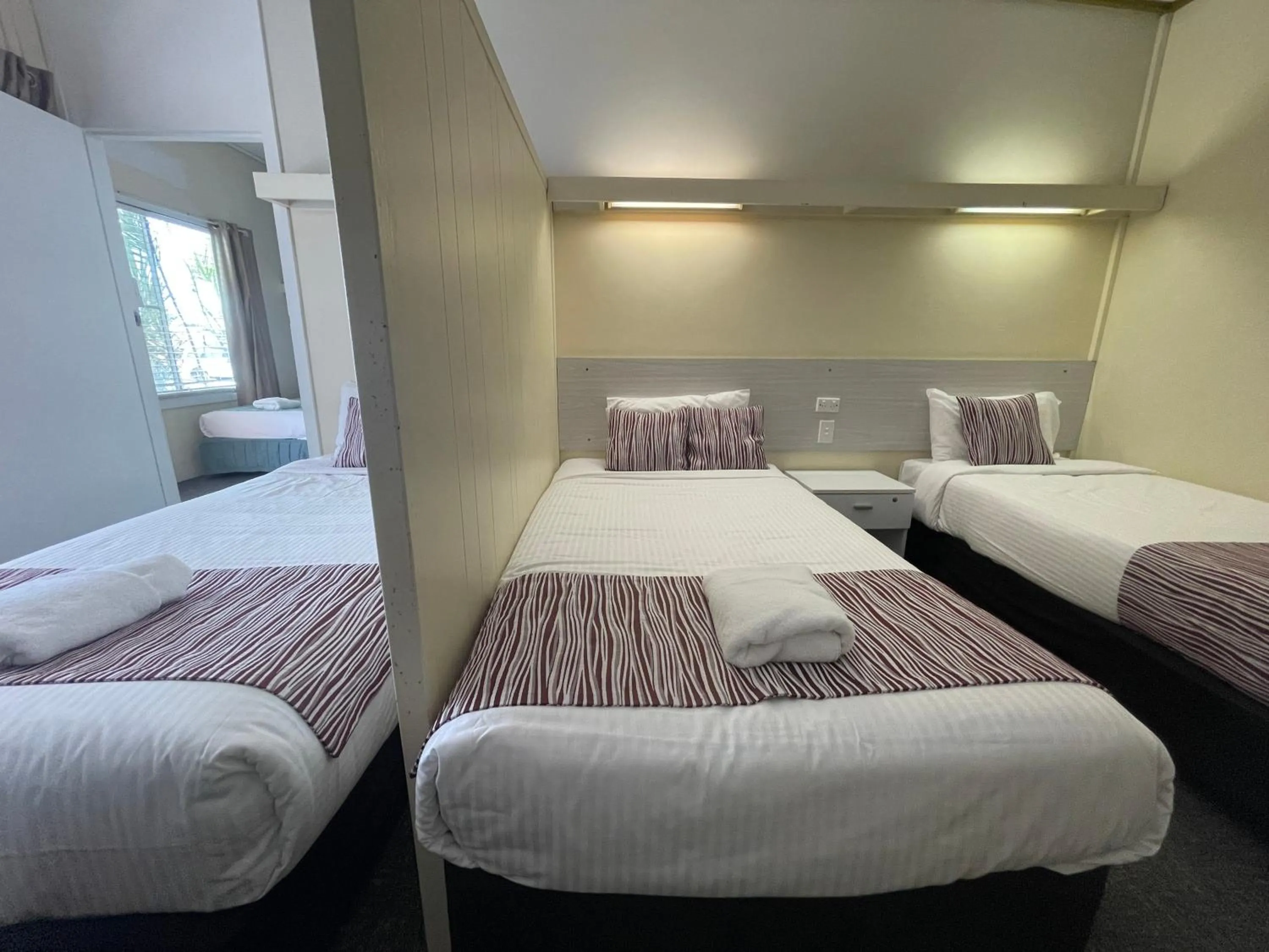 Bedroom, Bed in Arkana Motel