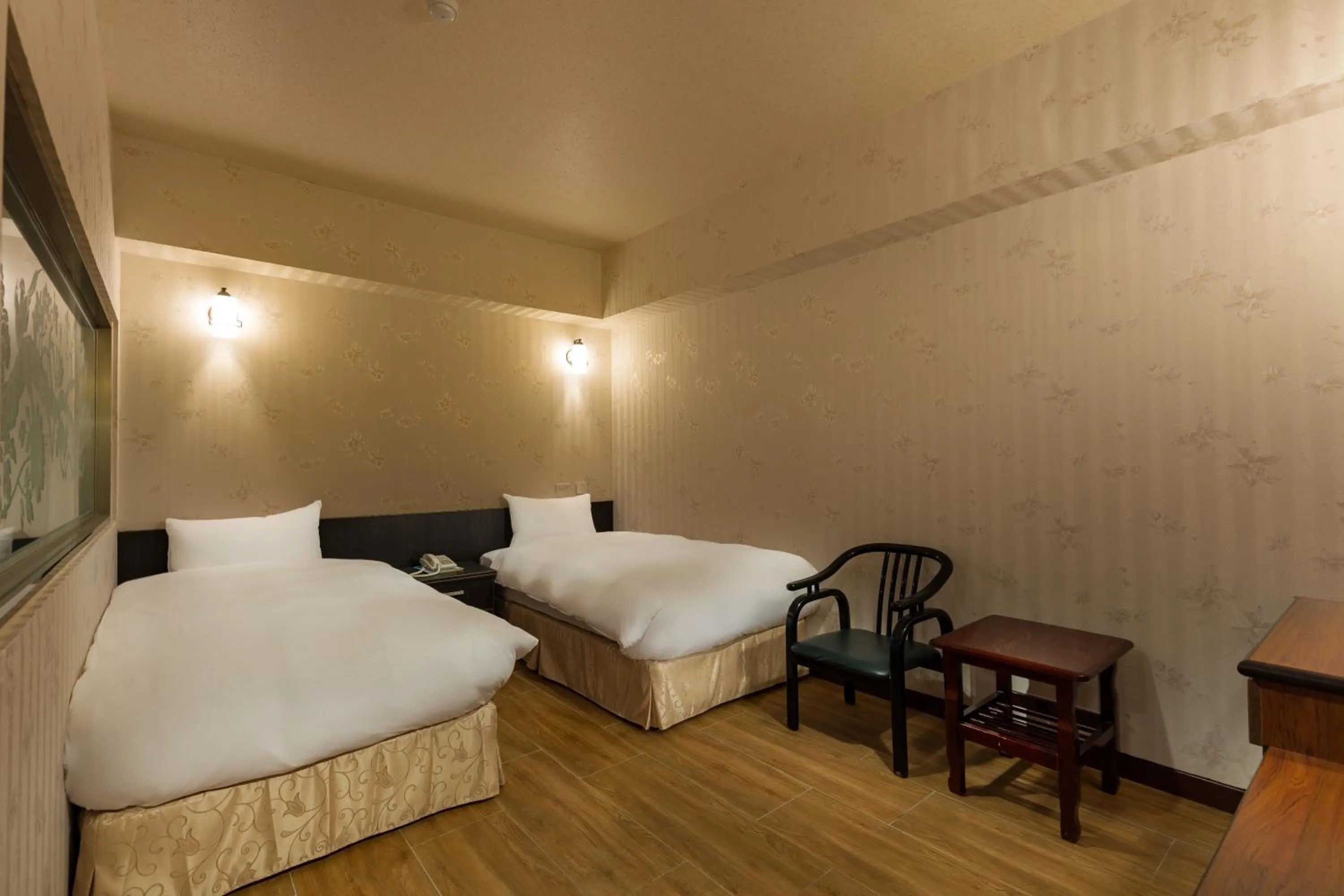 Photo of the whole room, Bed in Lishin Hotel