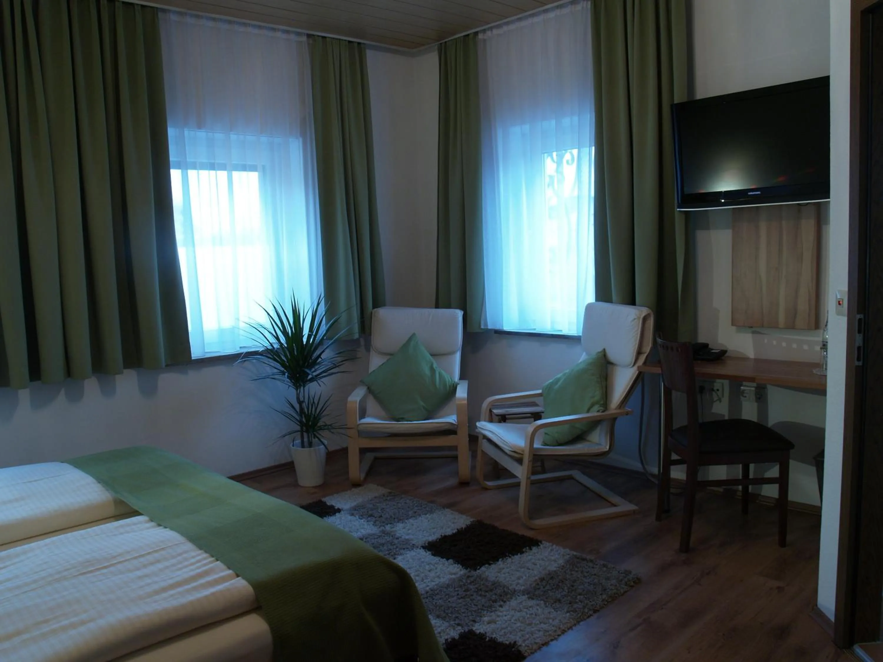 Photo of the whole room, Bed in Hotel Smart-Inn