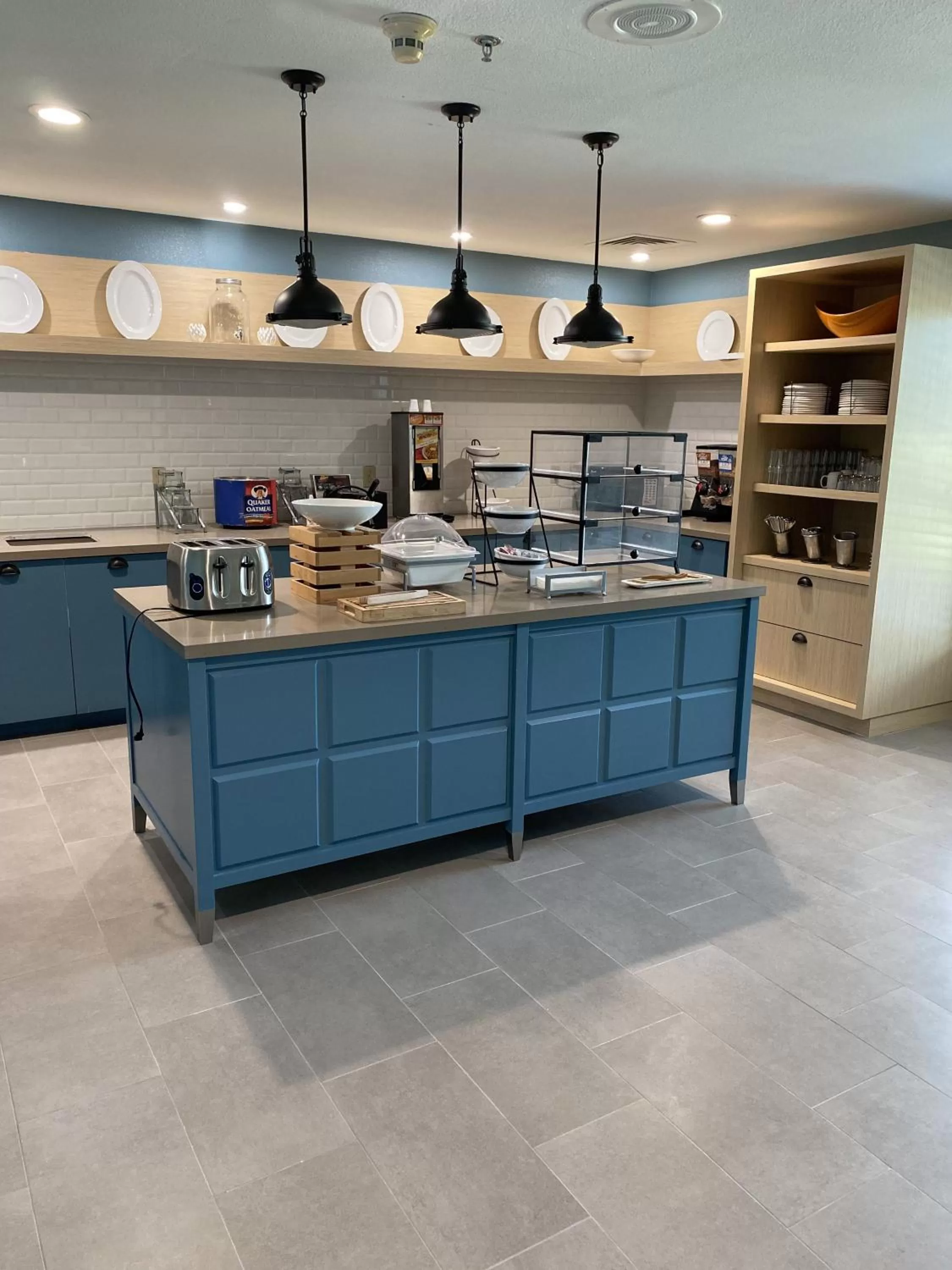 Continental breakfast in Country Inn & Suites by Radisson, Fort Worth, TX