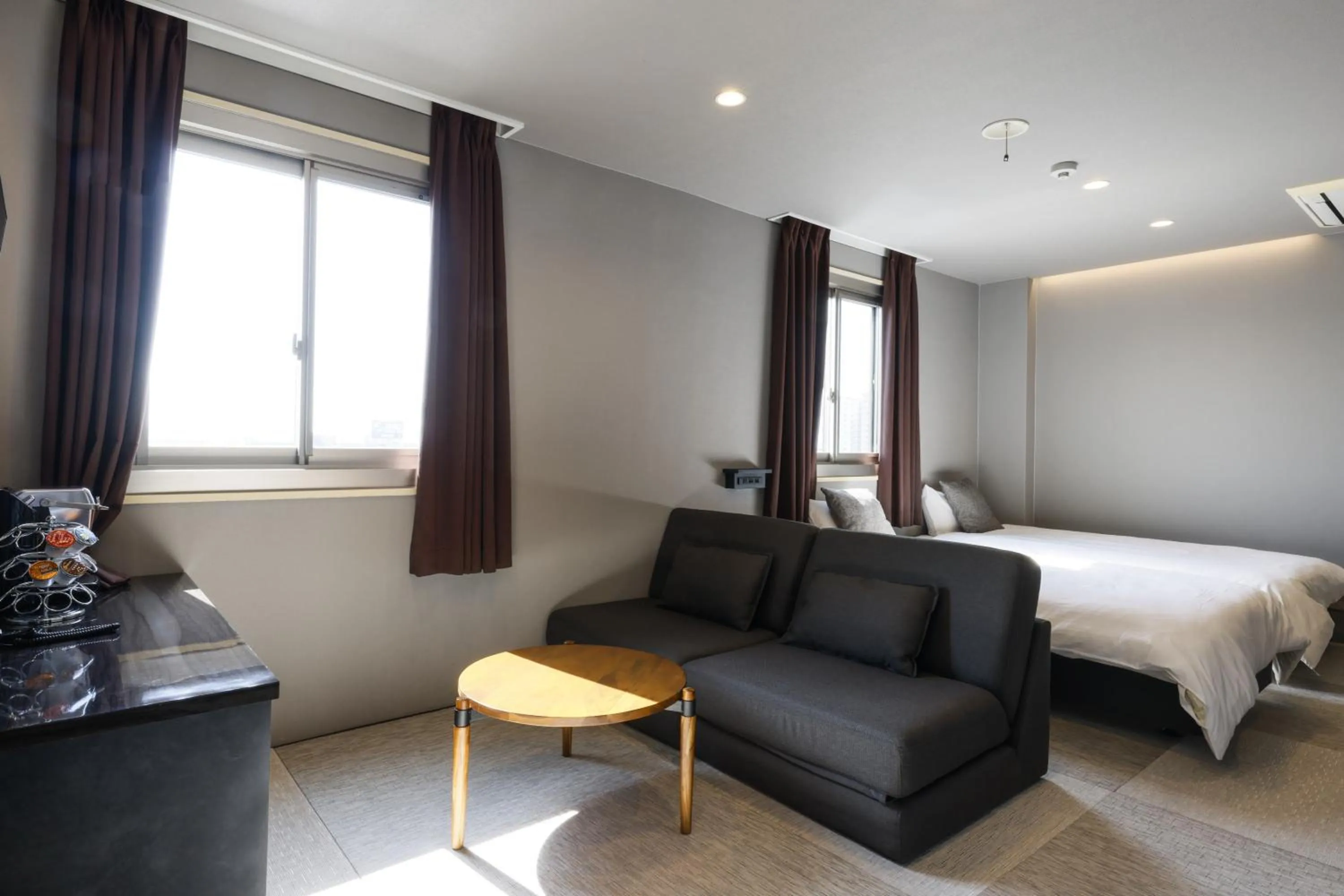 Bed in Kansai Airport Spa Hotel Garden Palace